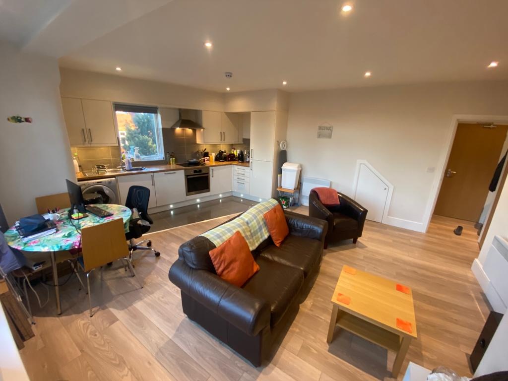 1 Bed Flat, Welburn Drive, LS16, N1 7GU