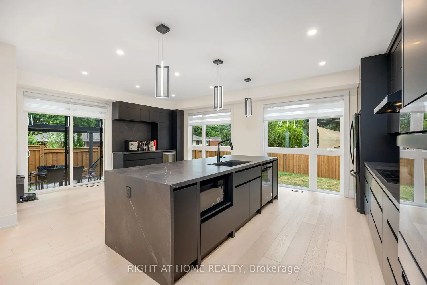 Additional image 8 of 584 Walkers Line