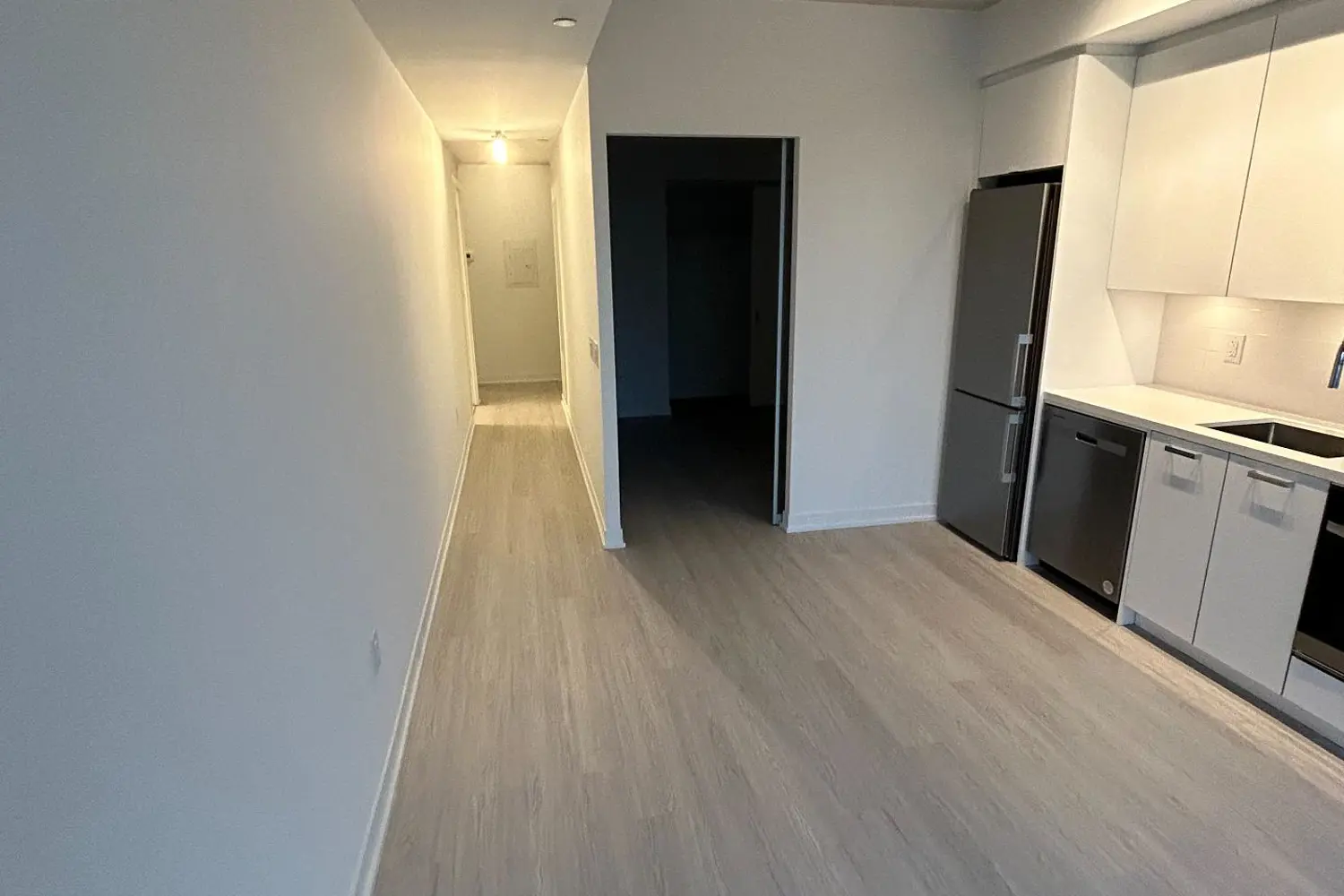 Additional image 4 of 195 Mccaul Street 301