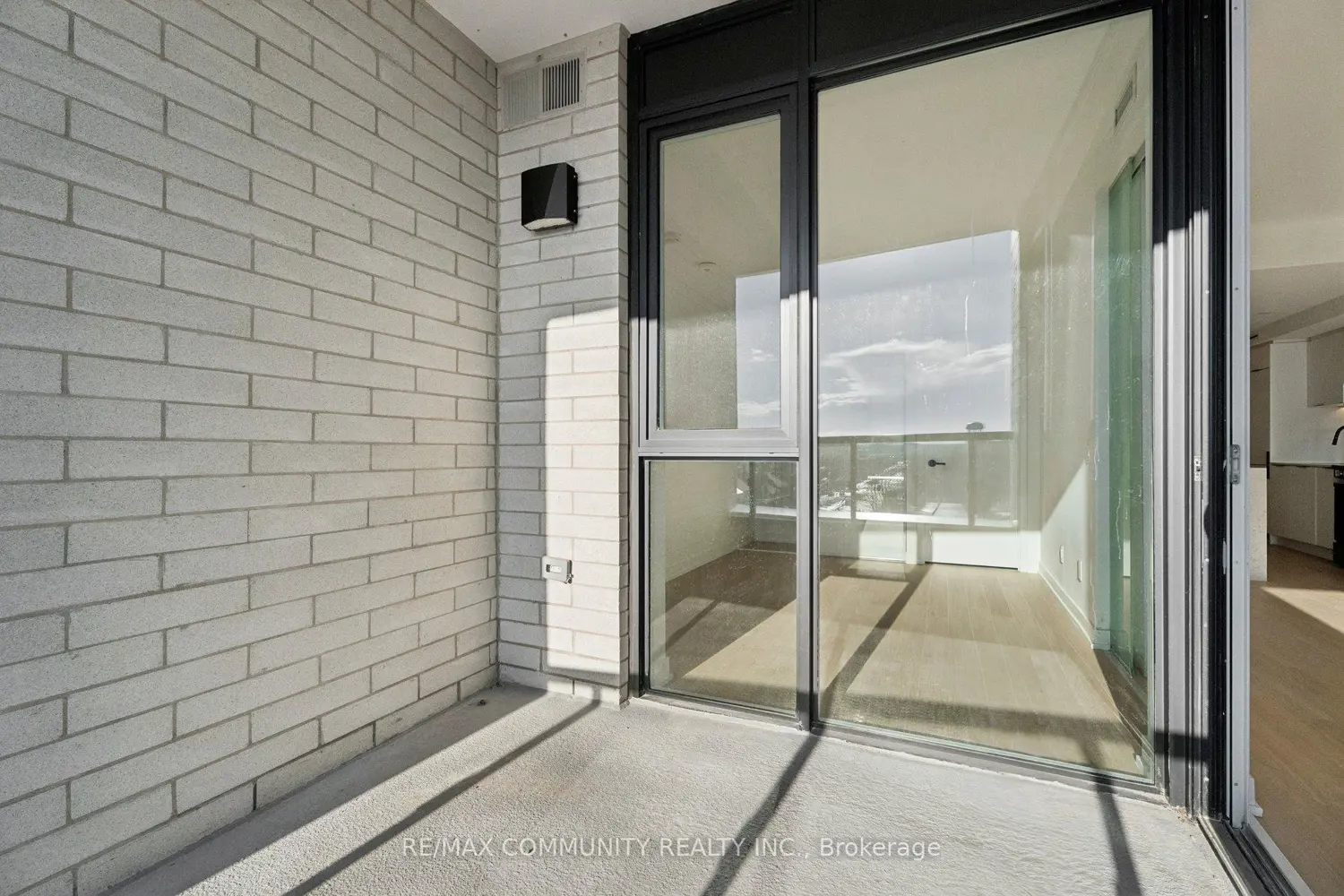 Additional image 18 of 31 Huron Street 415