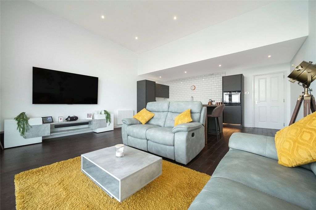Additional image 3 of 2 bed flat for saleMarine Parade Walk, Dundee, Angus DD1