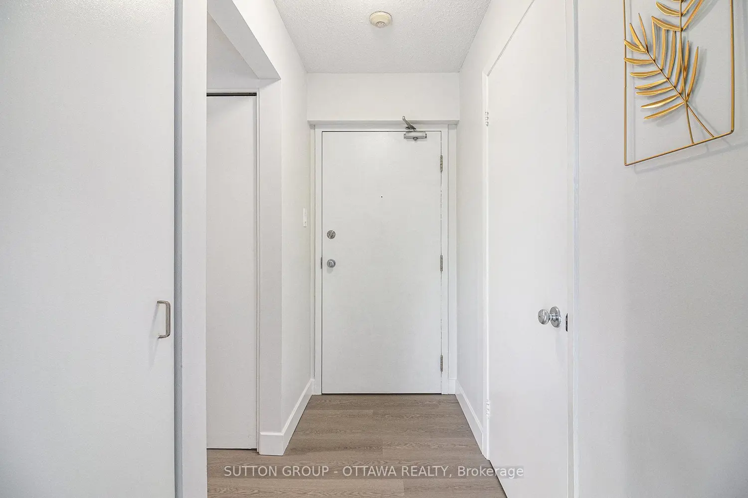 270 Brittany Drive 314 photo 2