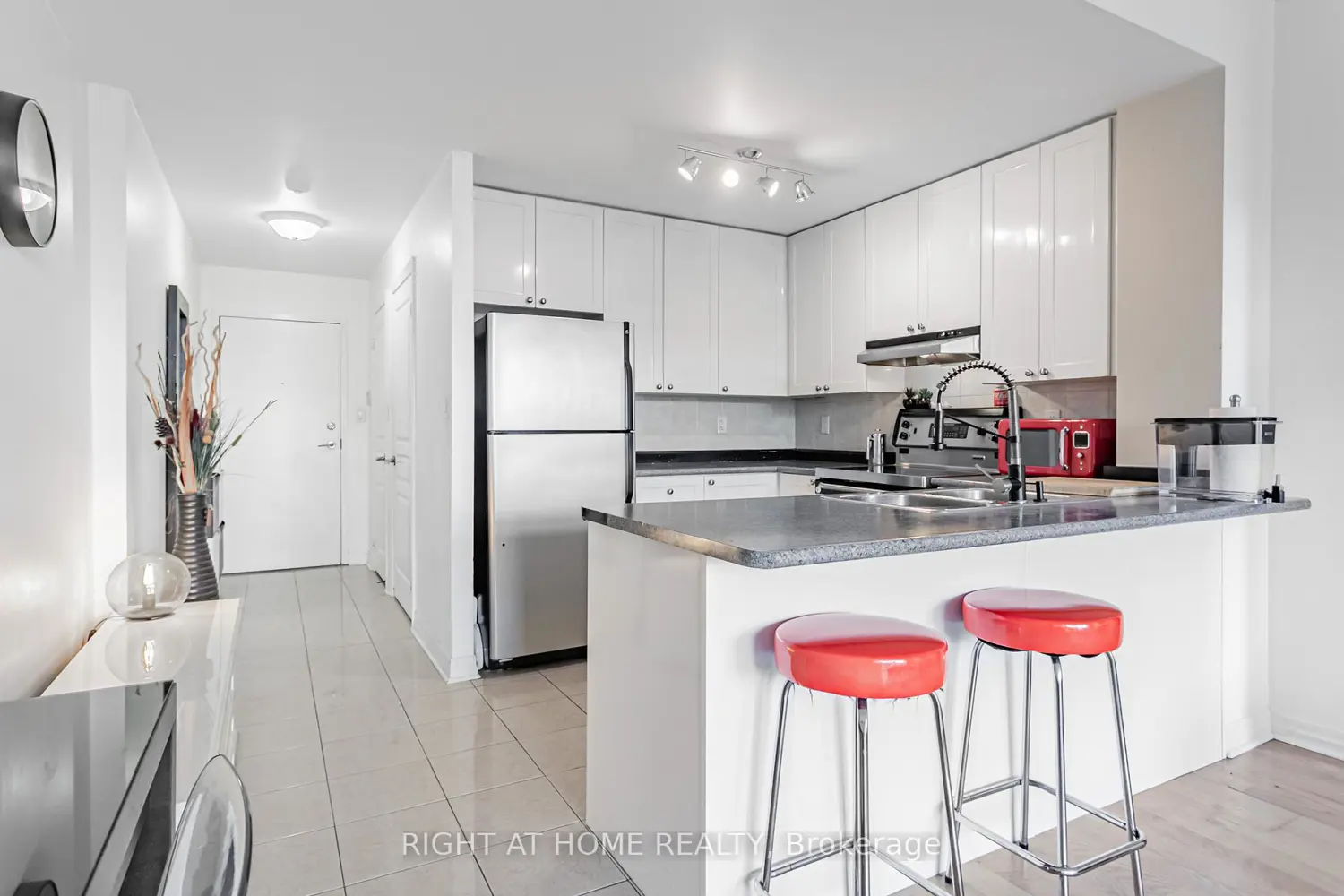 Additional image 4 of 70 Port Street 405