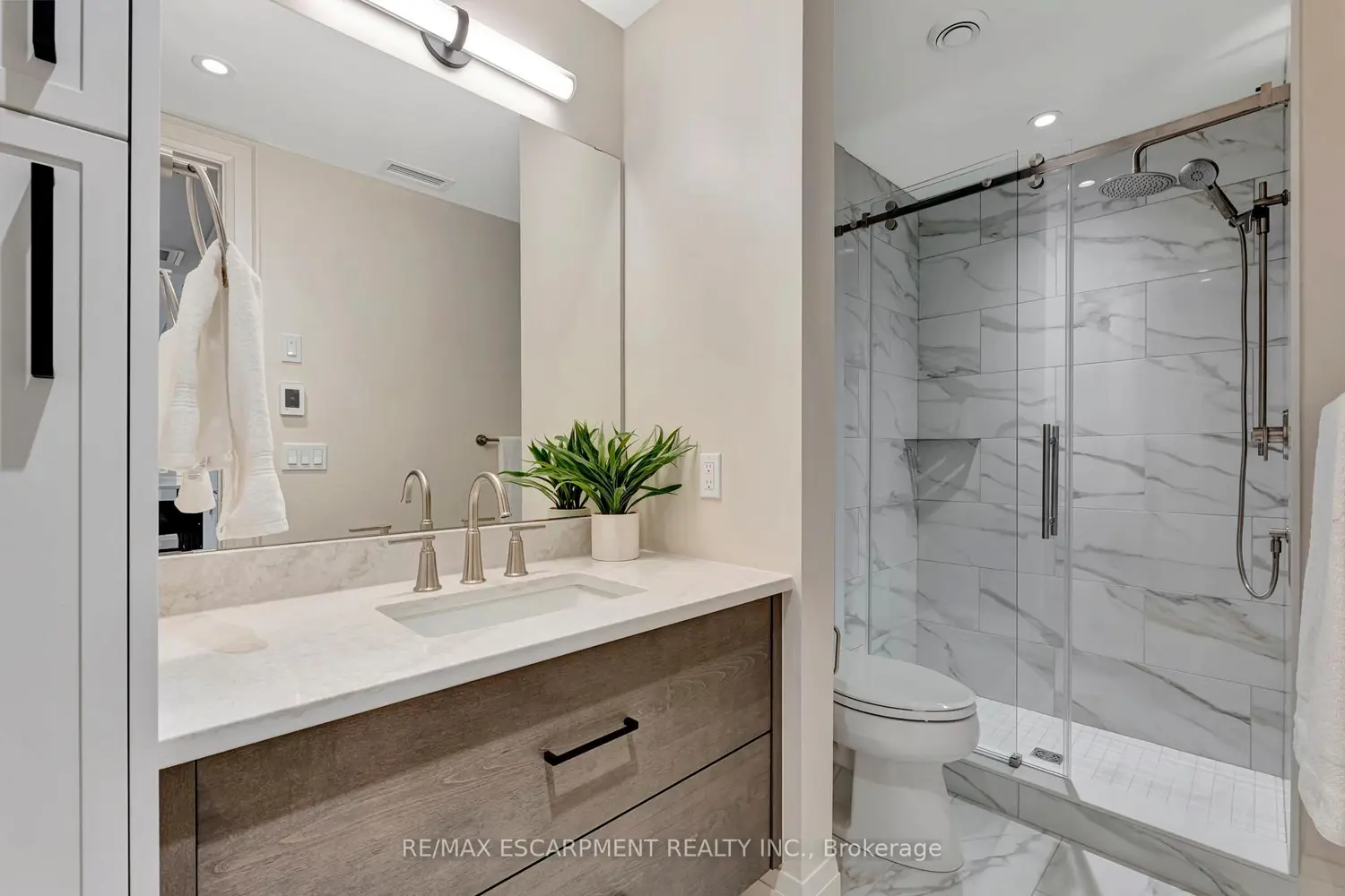 Additional image 17 of 7 Grand River Street 202