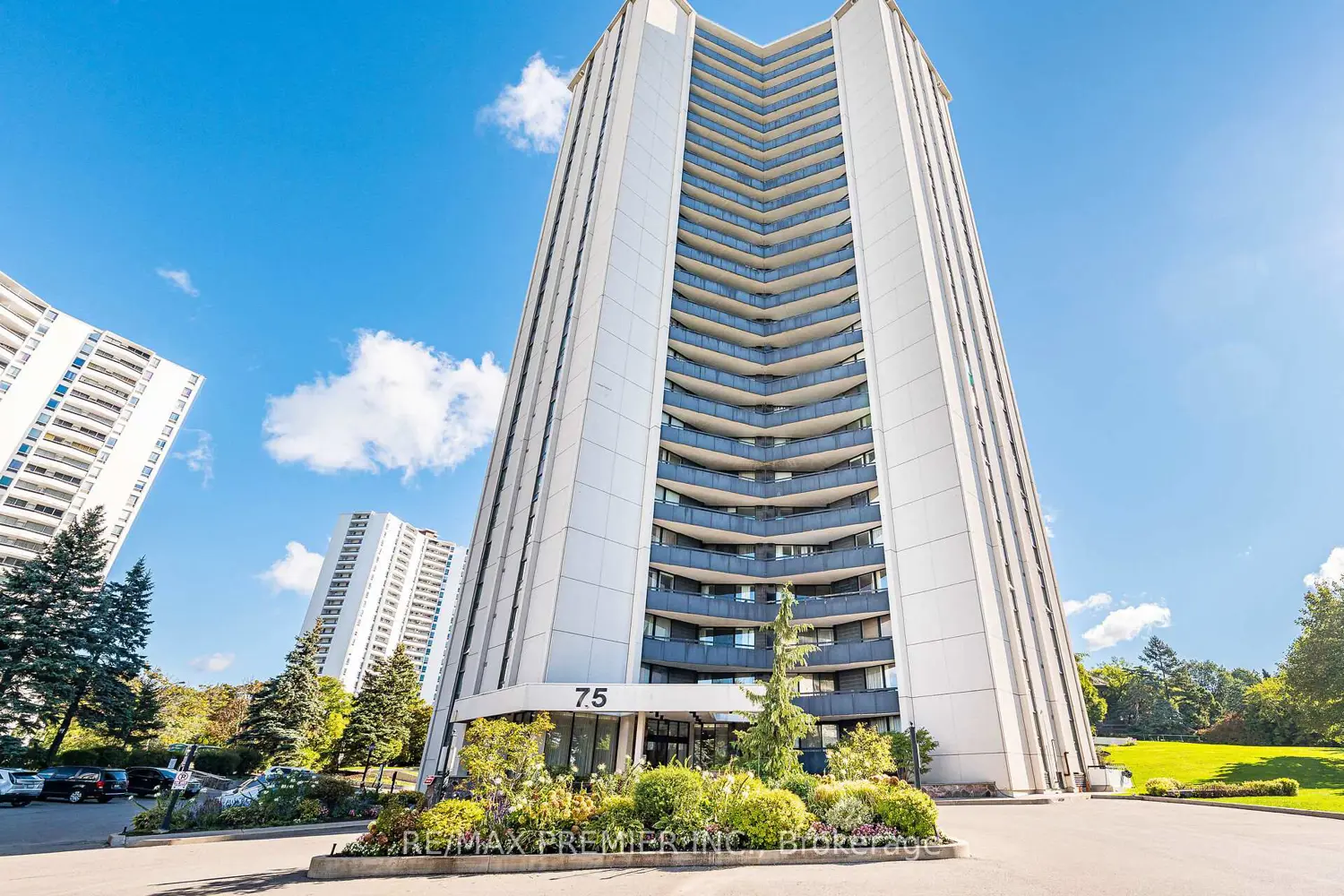 75 Graydon Hall Drive 2308