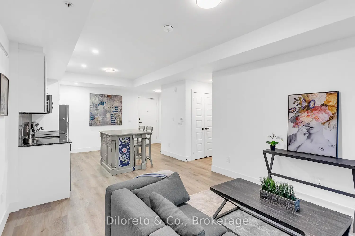 Additional image 3 of 26 Lowes Road 207