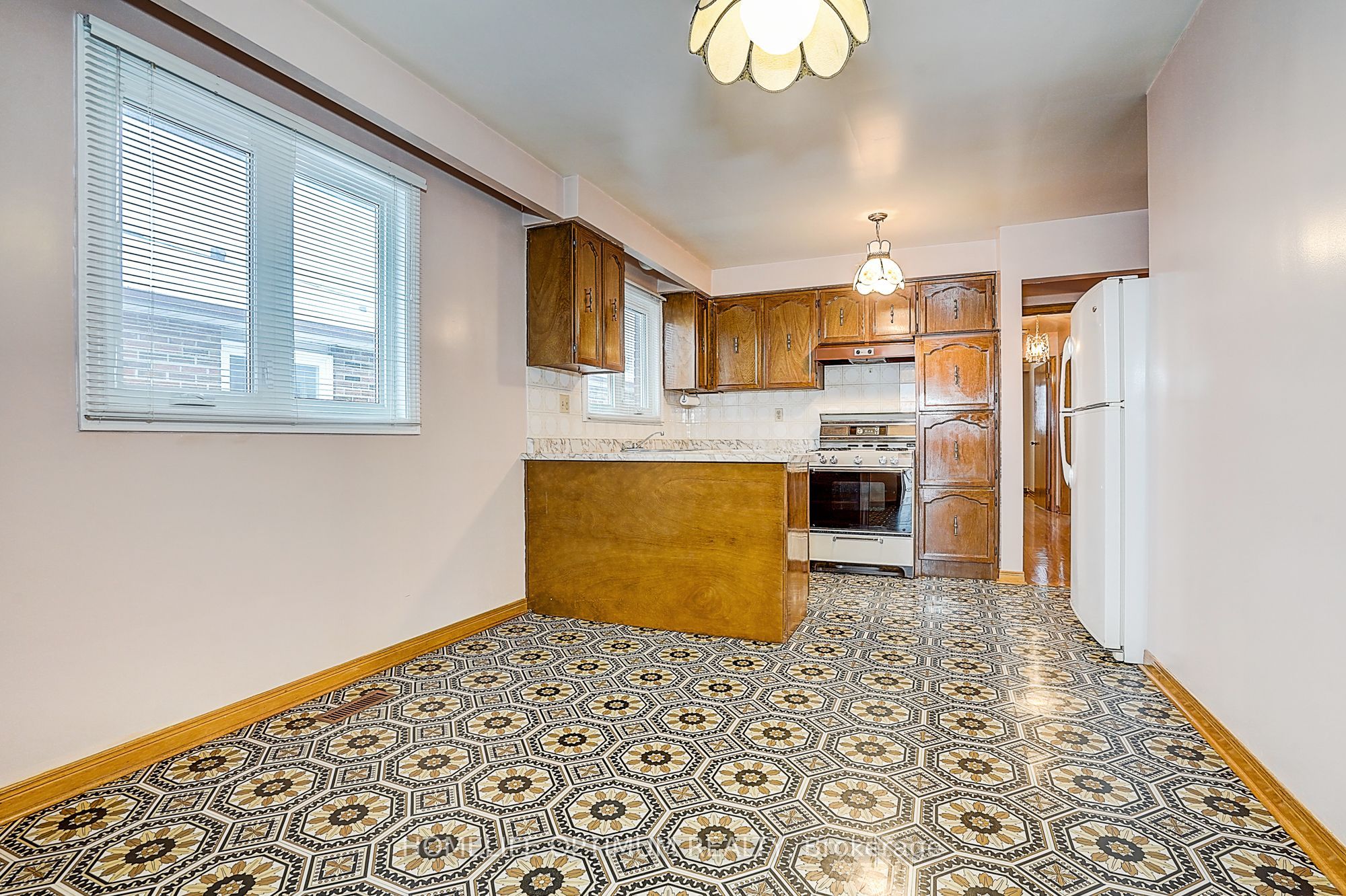 Additional image 6 of 58 Hazelnut Crescent N, Toronto, ON, M2J 4W3