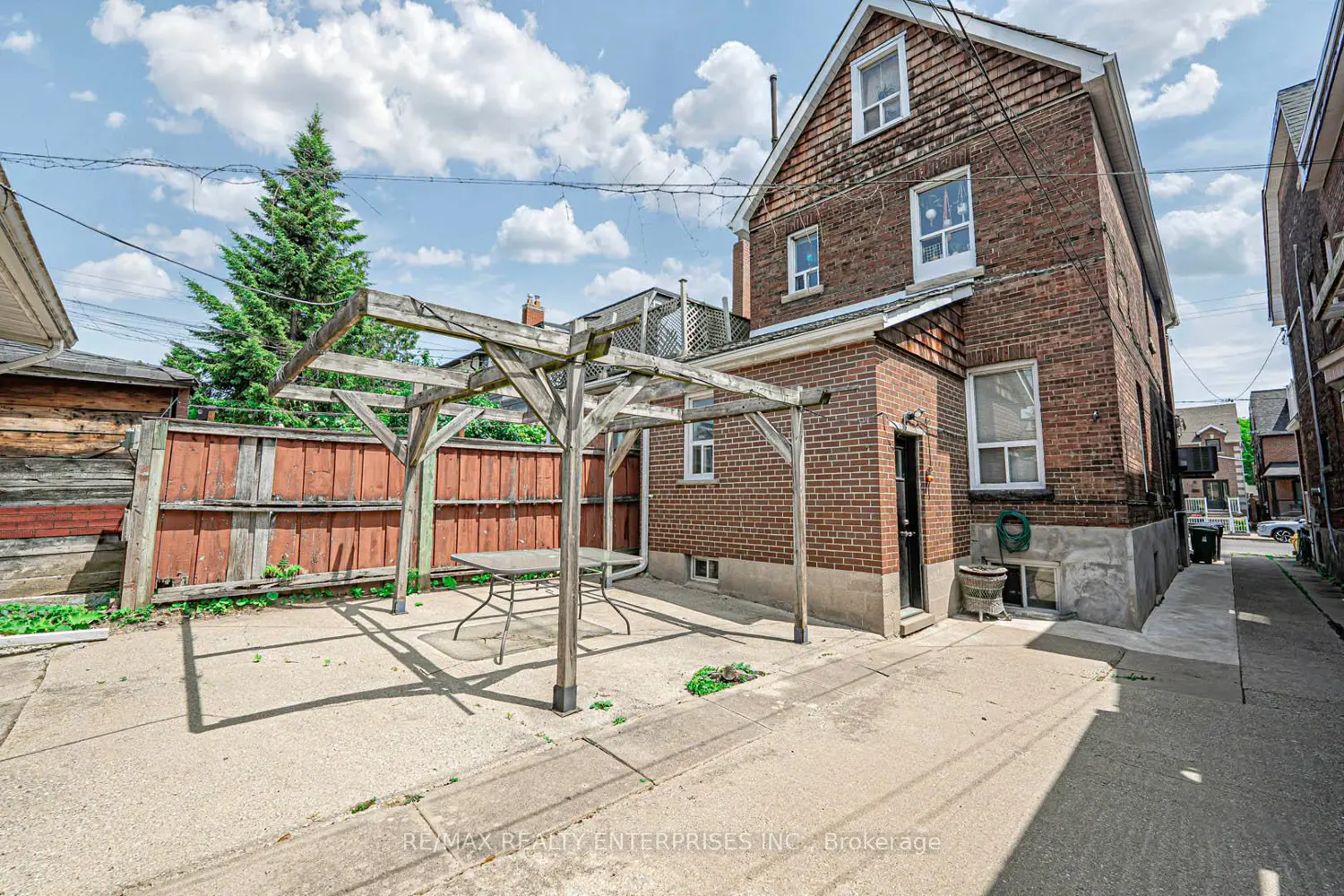 Additional image 17 of 914 Dovercourt Road