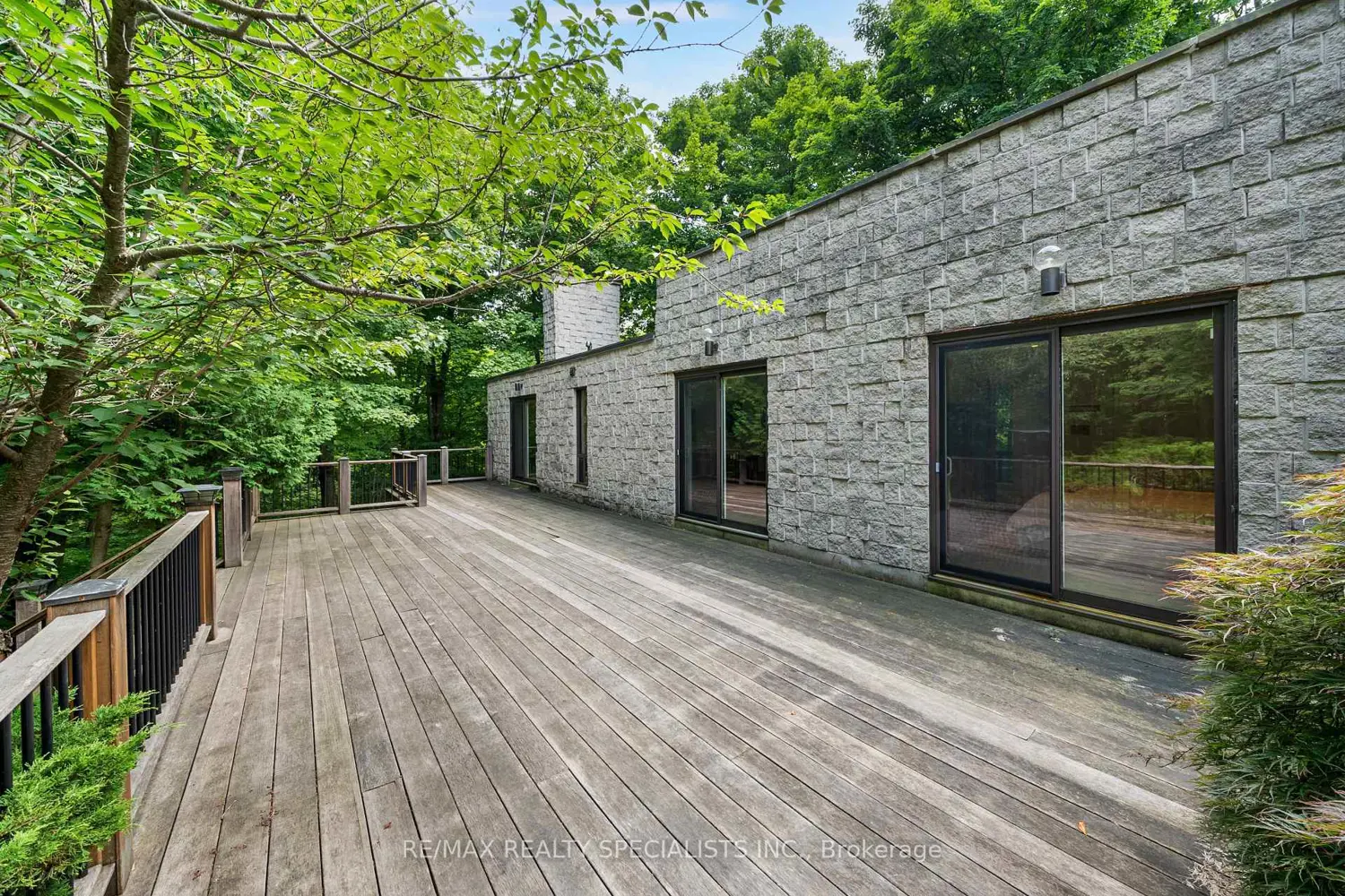 Additional image 6 of 15139 Rockside Road