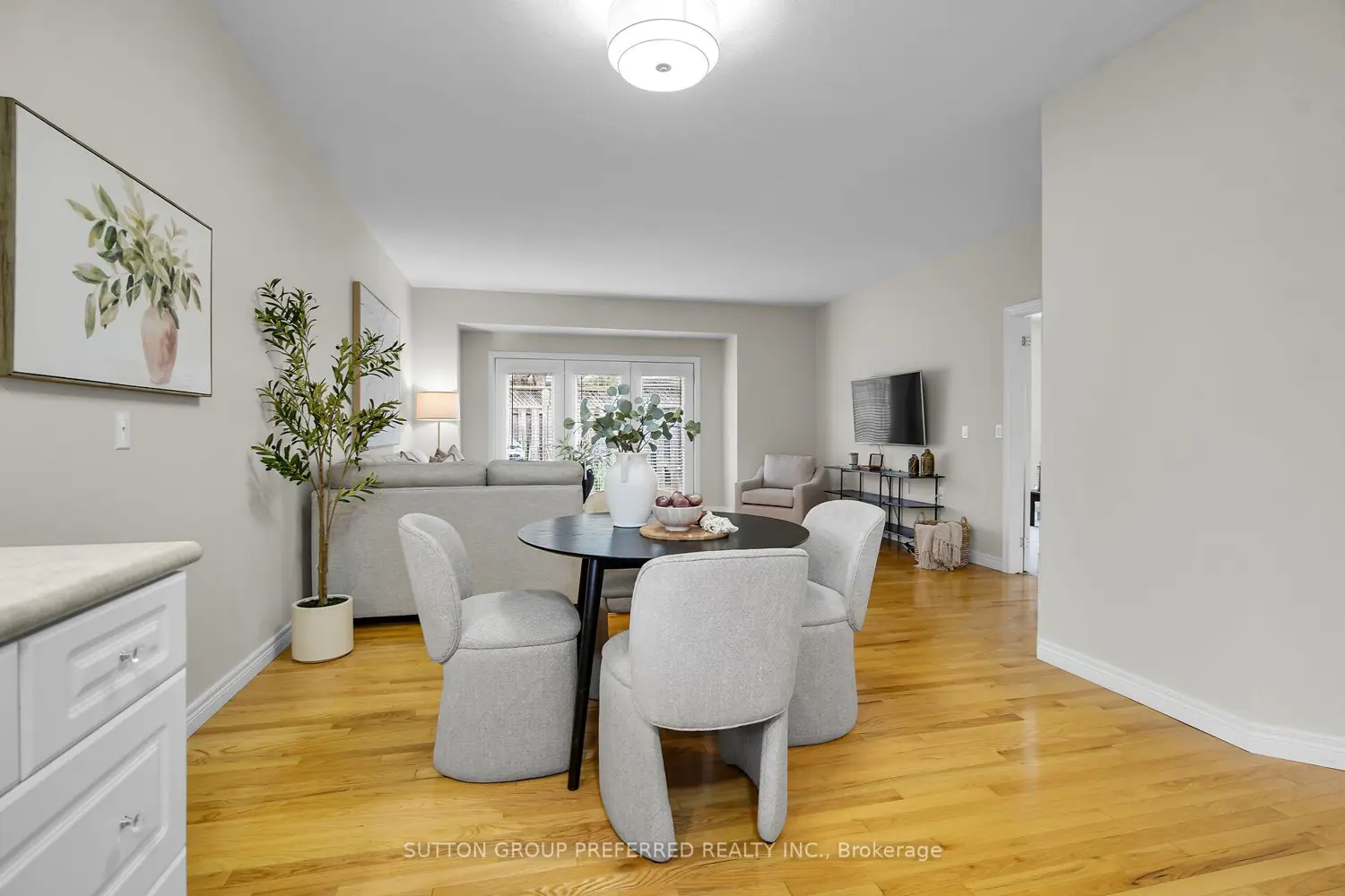 Additional image 9 of 800 Commissioners Road 12