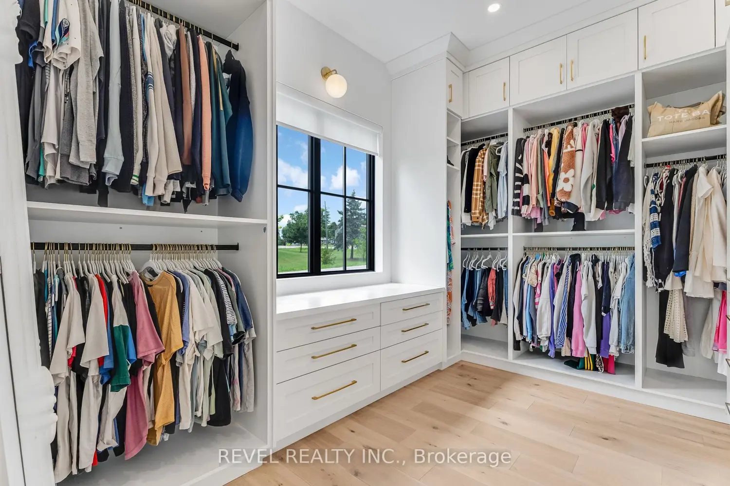 Additional image 10 of 4678 Lobsinger Line