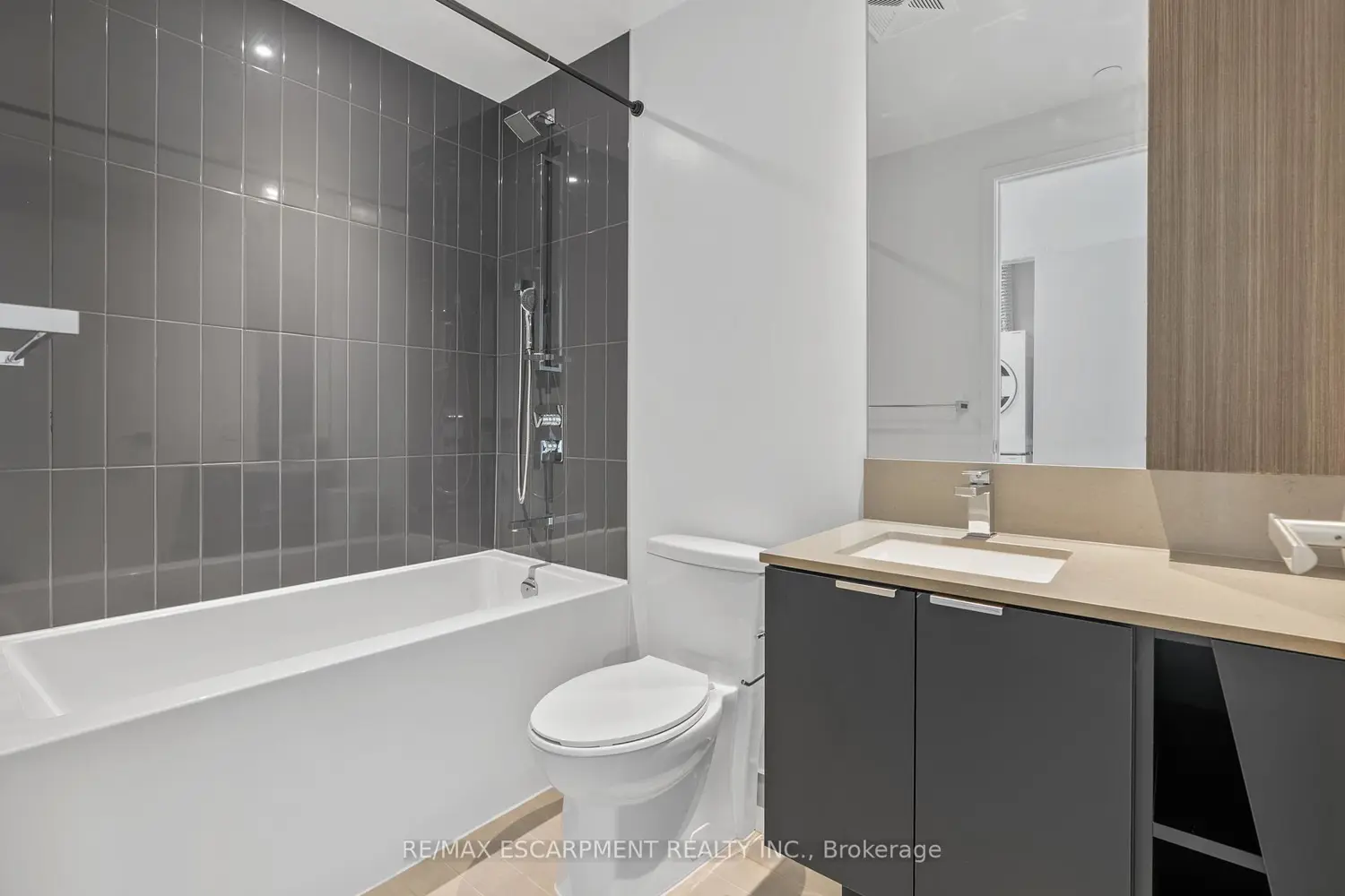 3883 Quartz Road 3413