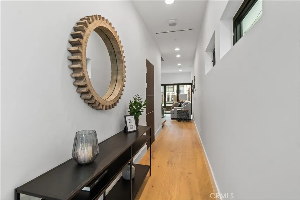 Additional image 108 of 214 El Porto Street, Manhattan Beach, CA 90266