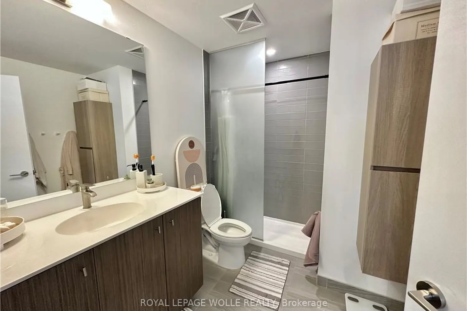 Additional image 13 of 15 Wellington Street 1114