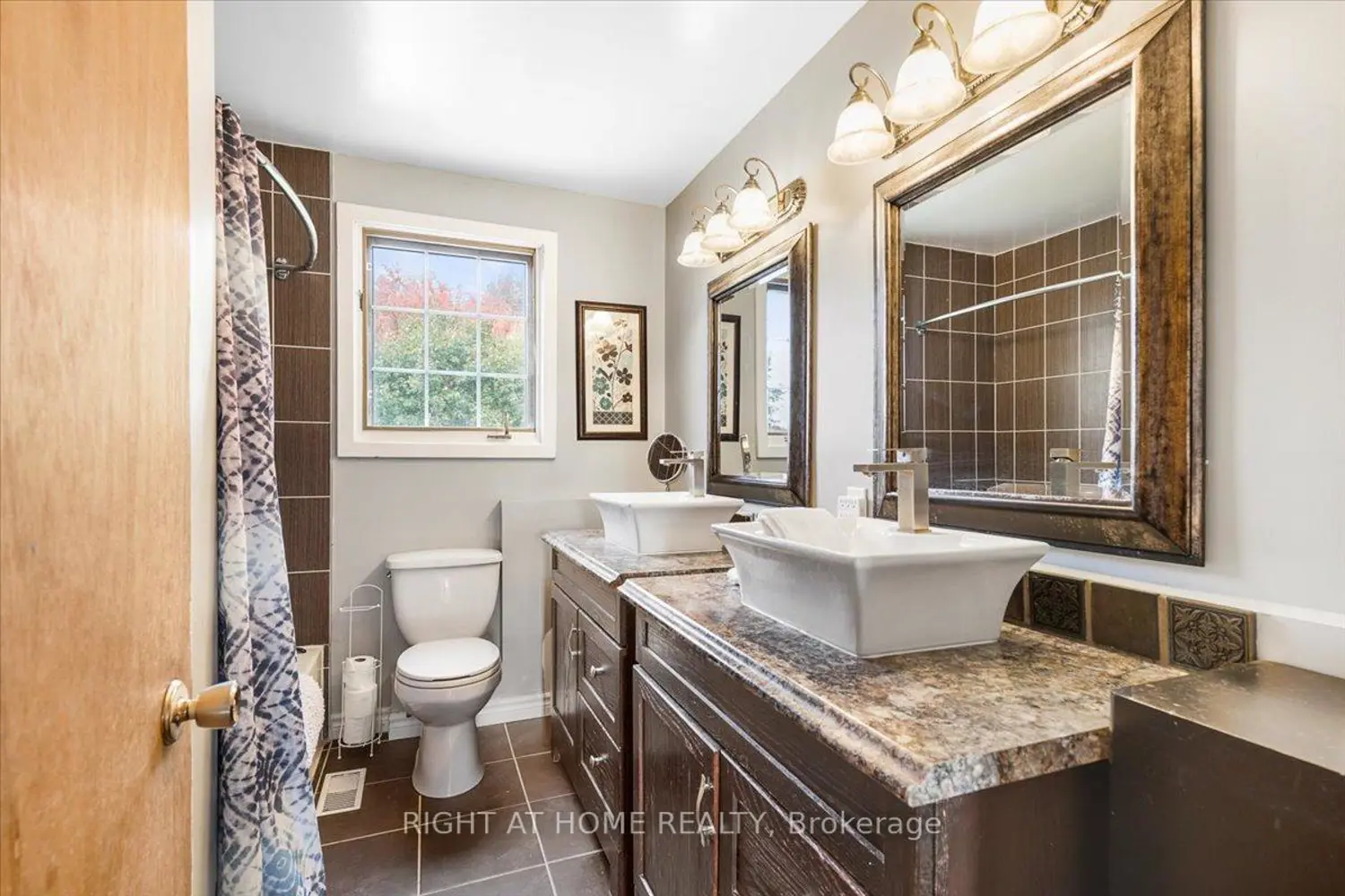 Additional image 12 of 424 Laurier Street