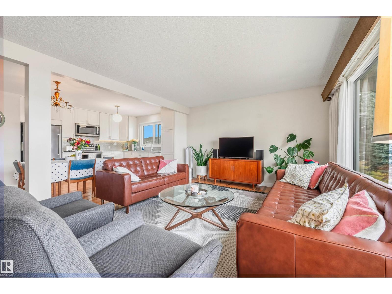 Additional image 3 of 7811 148 Avenue NW, Edmonton, AB, T5C2T8