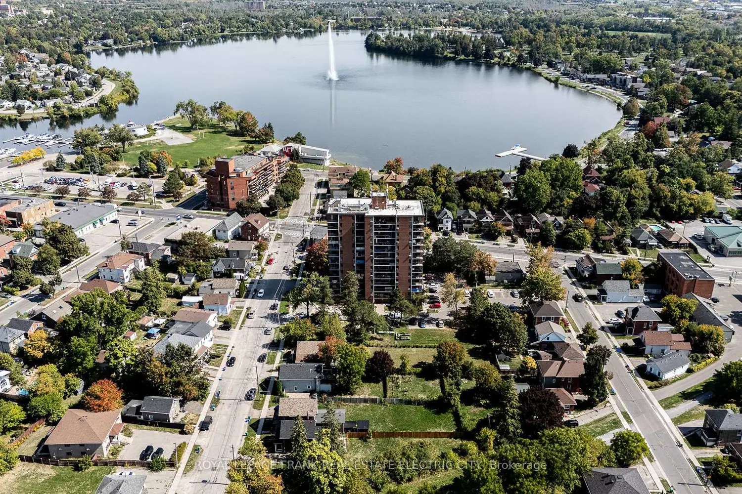 Additional image 19 of 193 Lake Street