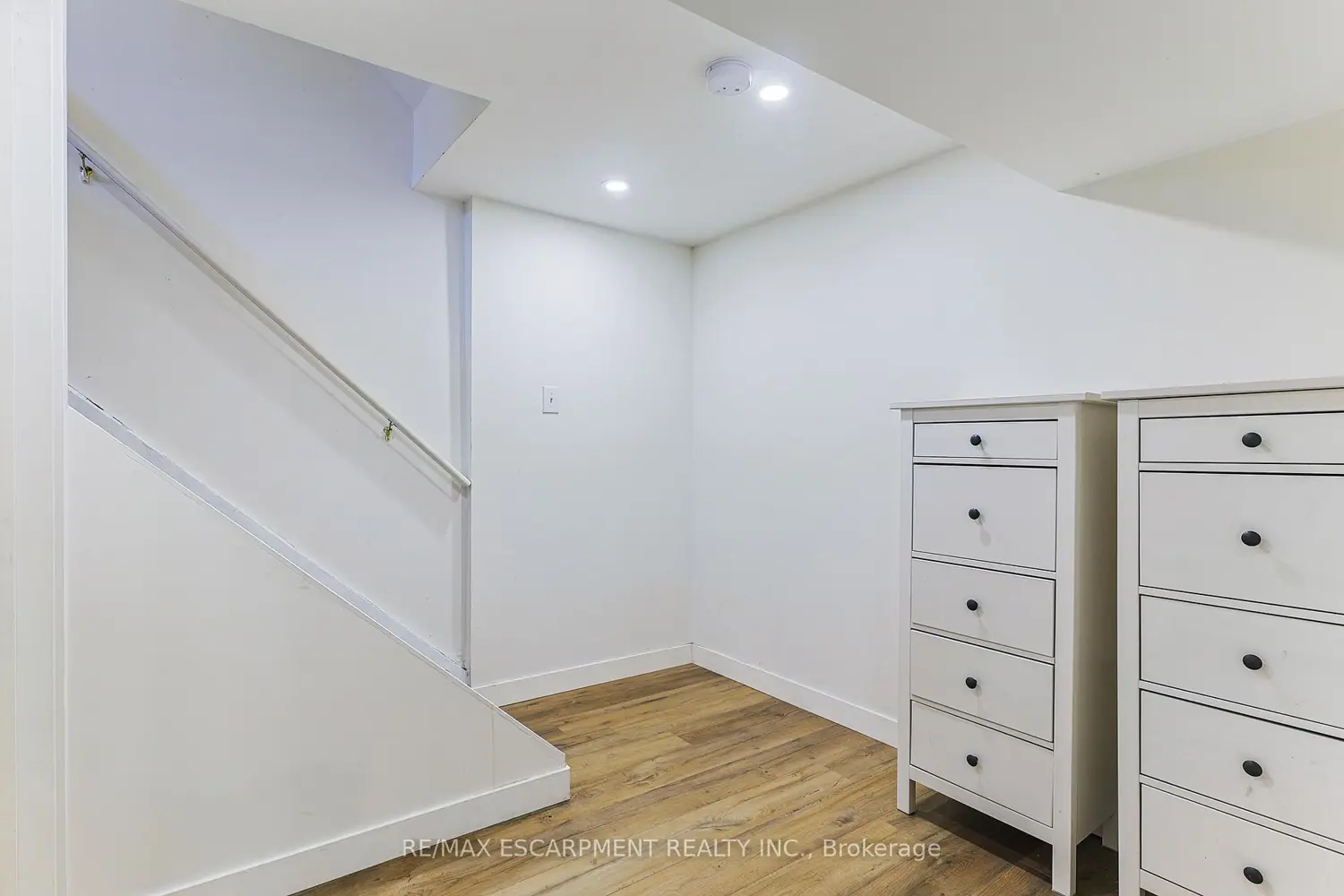 Additional image 13 of 5475 Lakeshore Road 54