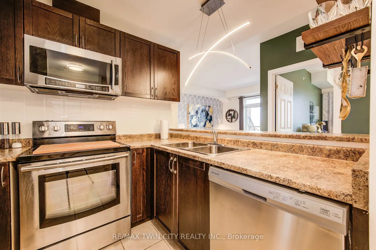 2 Colonial Drive 401 photo 4