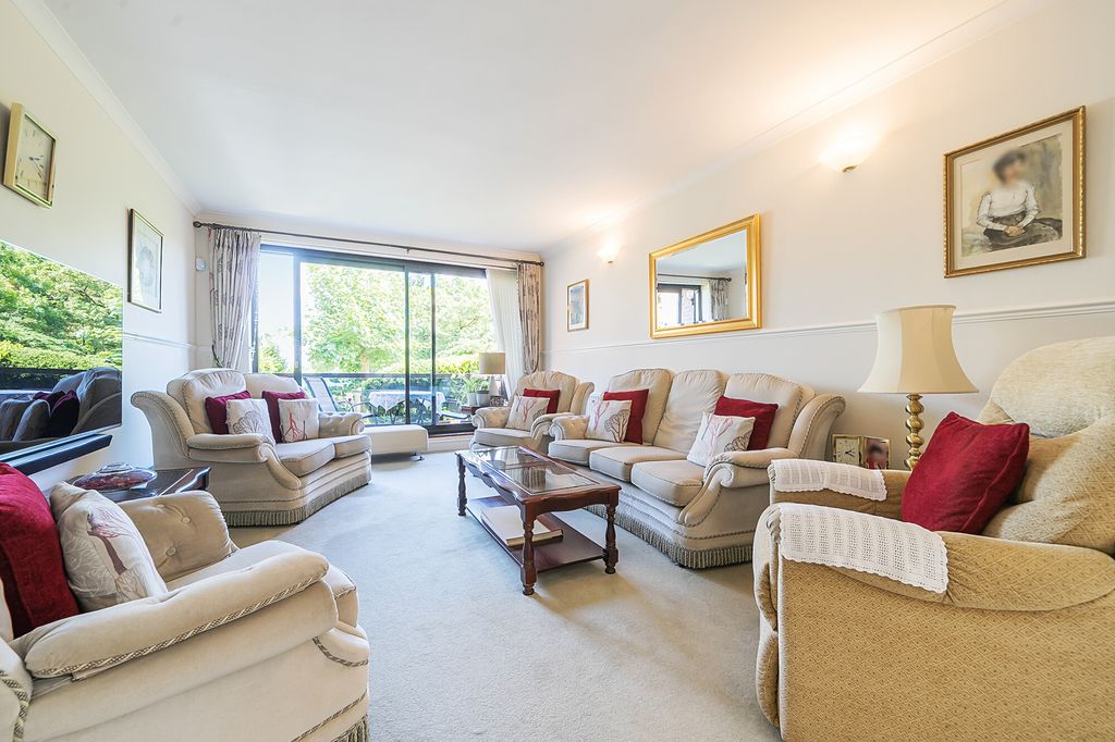 Additional image 3 of 2 bed flat for saleLyonsdown Road, New Barnet EN5