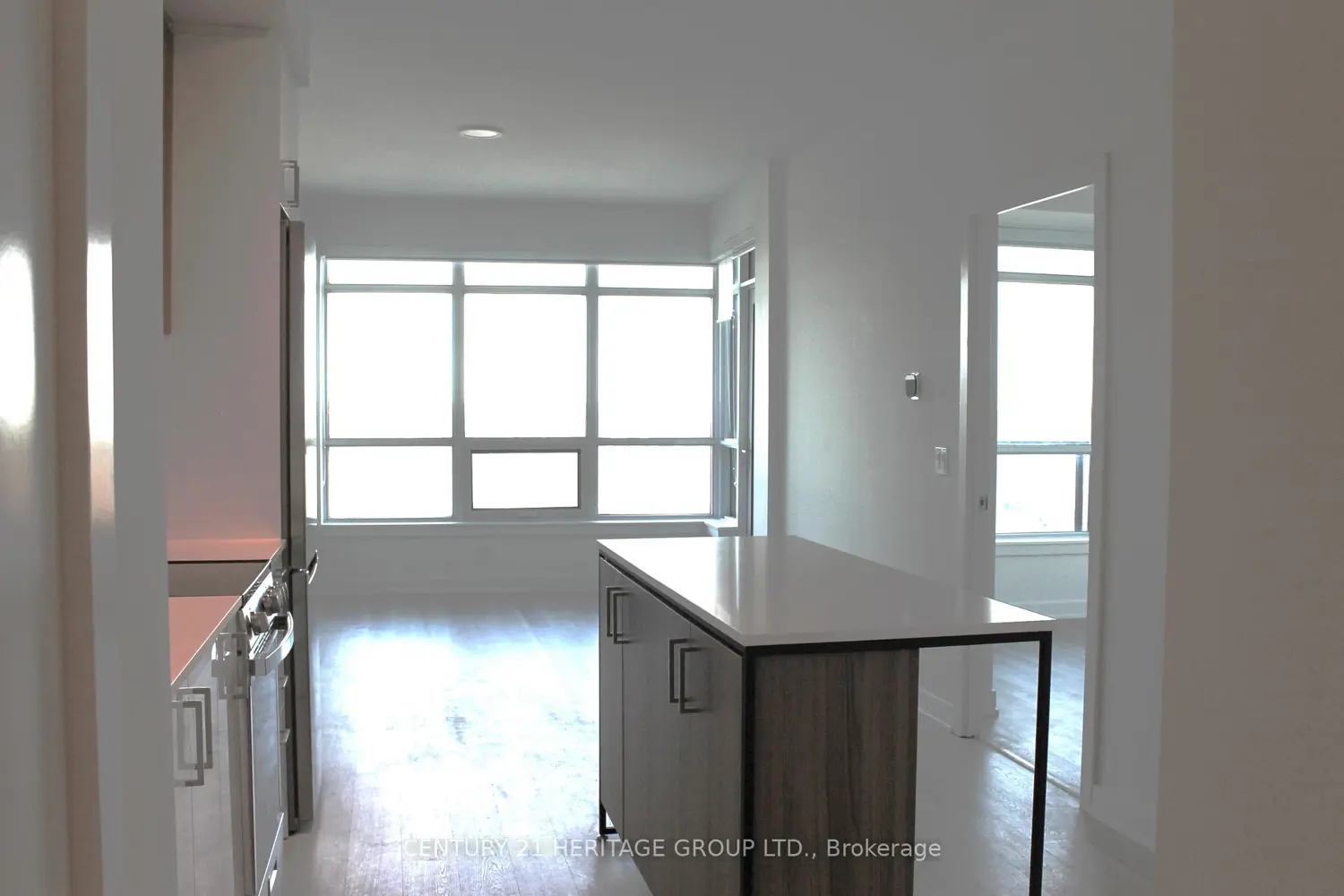 30 Upper Mall Way A3410 photo 3