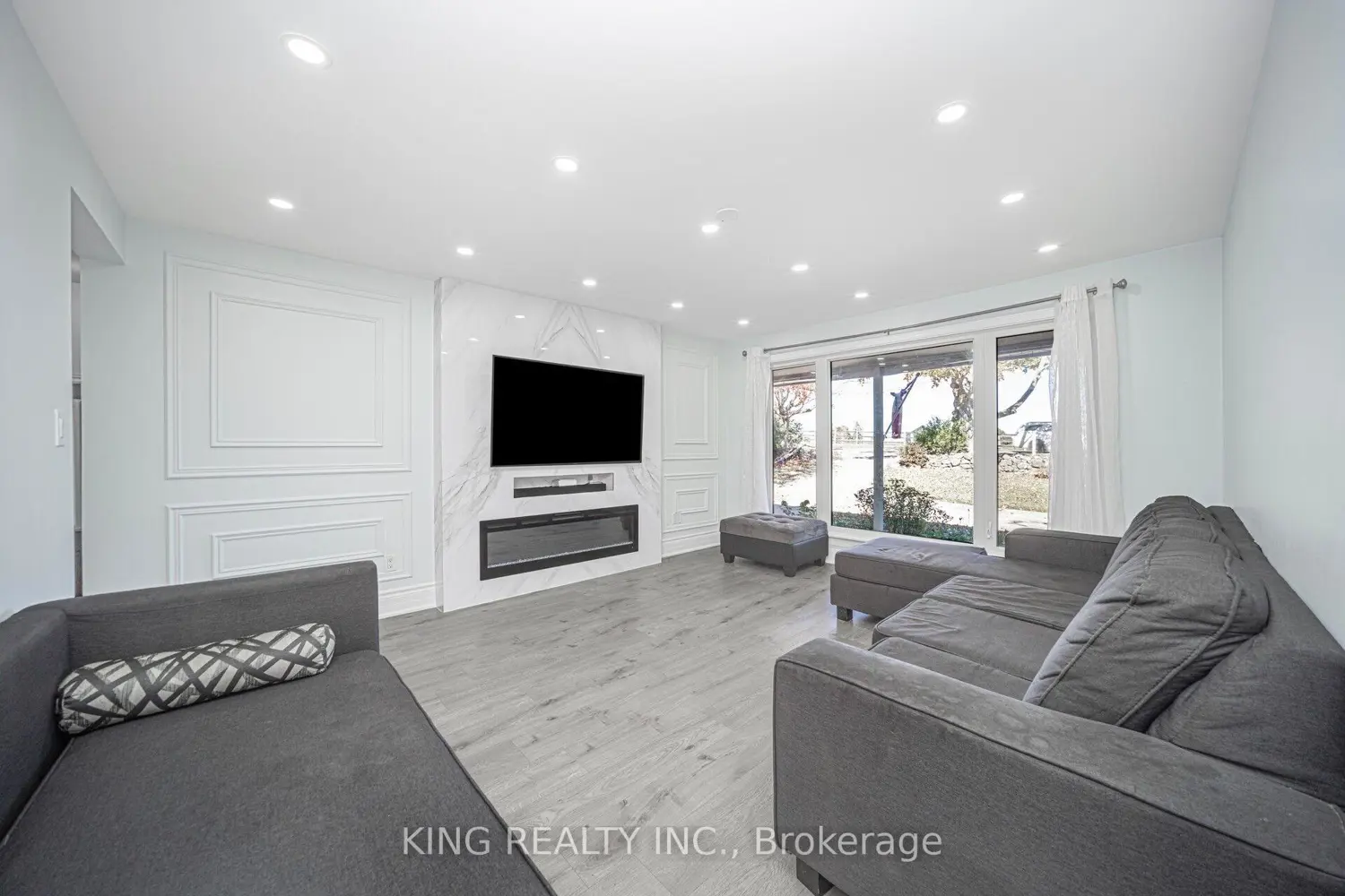 Additional image 3 of 5326 Ninth Line