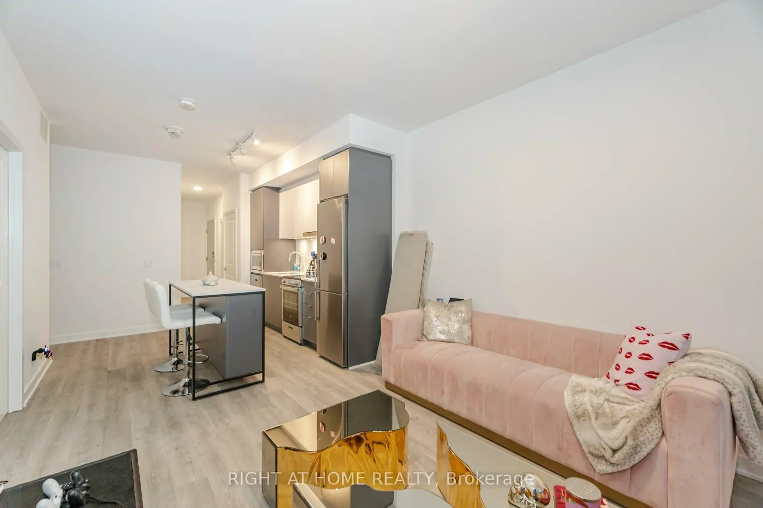 Additional image 12 of 50 Upper Mall Way B-226