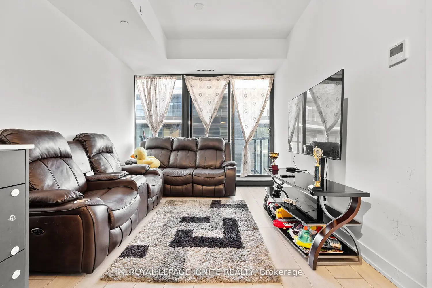 Additional image 6 of 1604 Charles Street 414