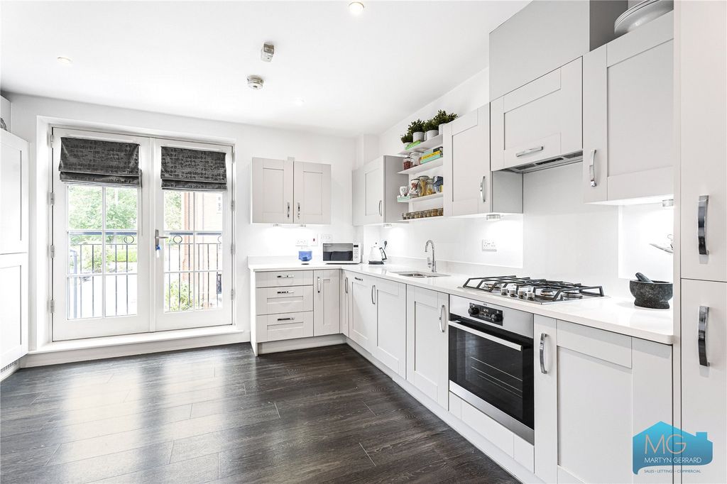 Additional image 2 of 2 bed flat for saleCollison Avenue, Barnet EN5