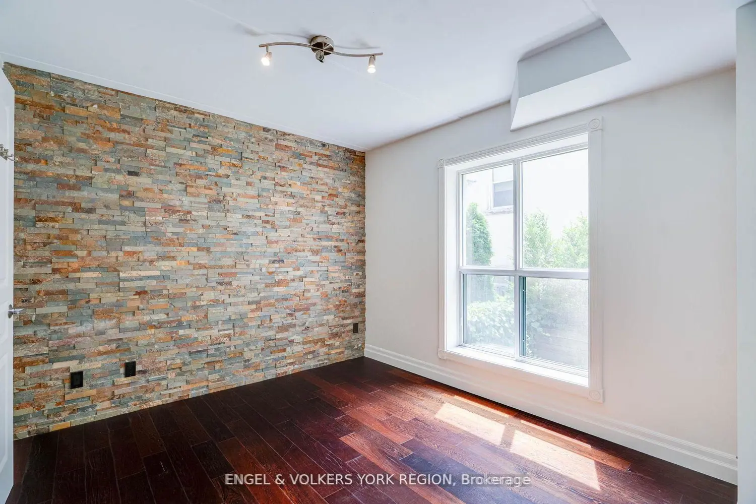 Additional image 11 of 1174 Yonge Street 203