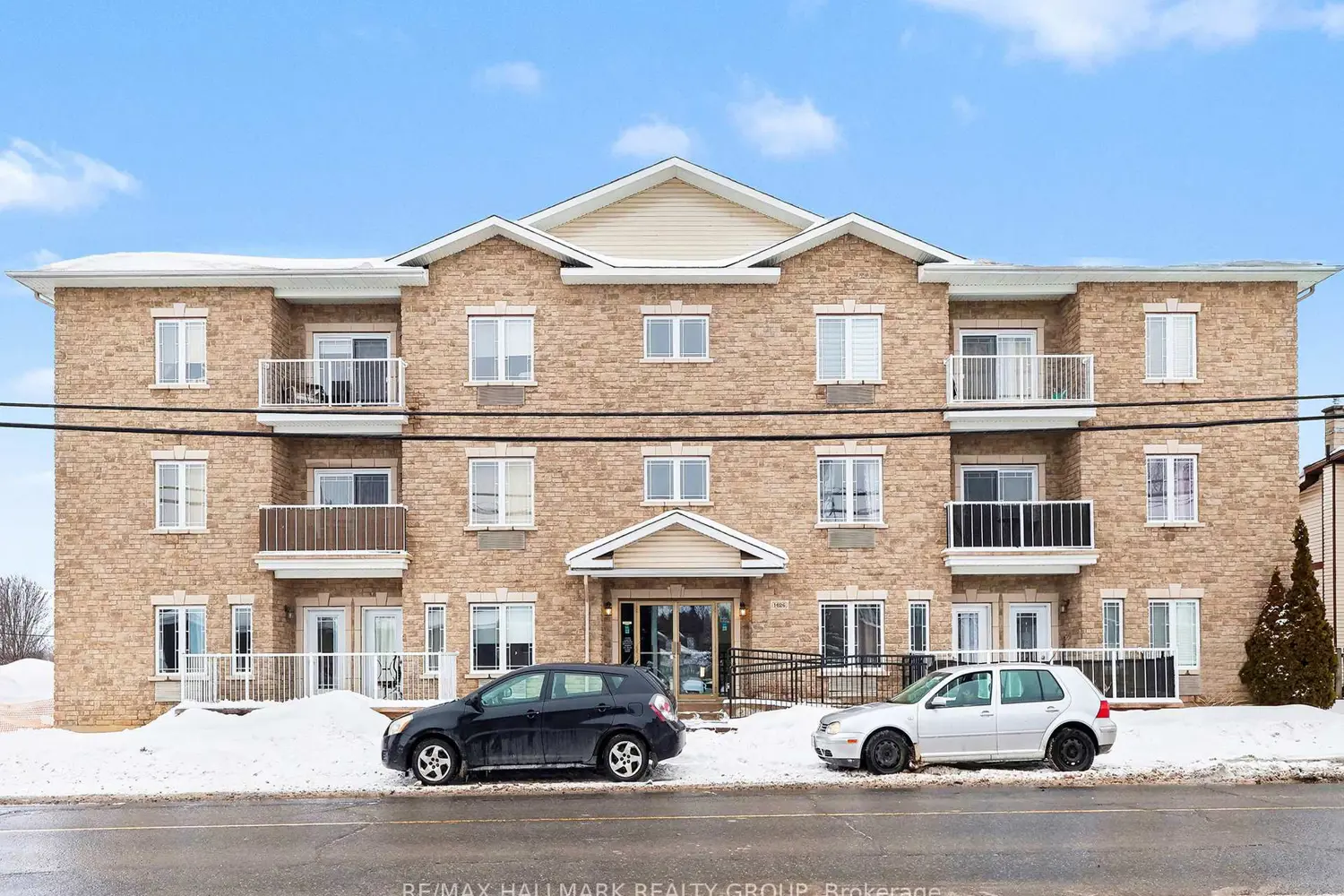 Additional image 2 of 1026 Laurier Street 208