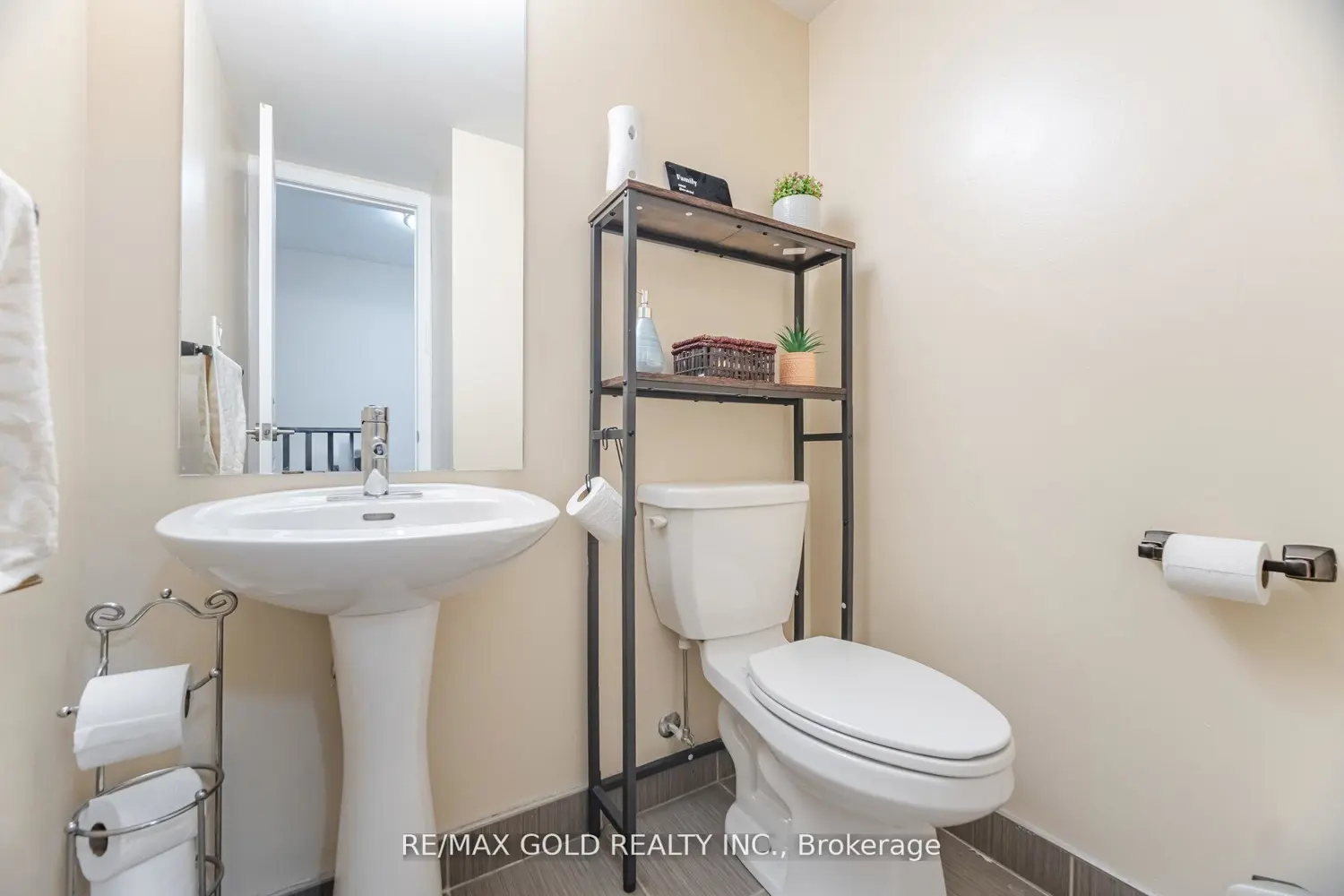 Additional image 12 of 80 Orchid Place 317