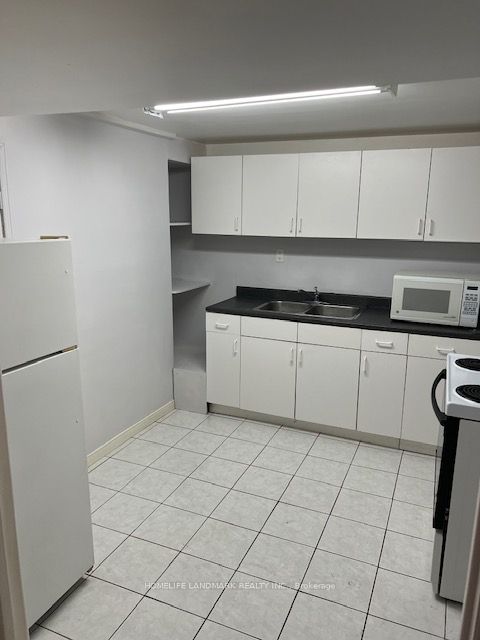 Lower Level-1216 Shamir Crescent, Mississauga, ON, L5C 1L1