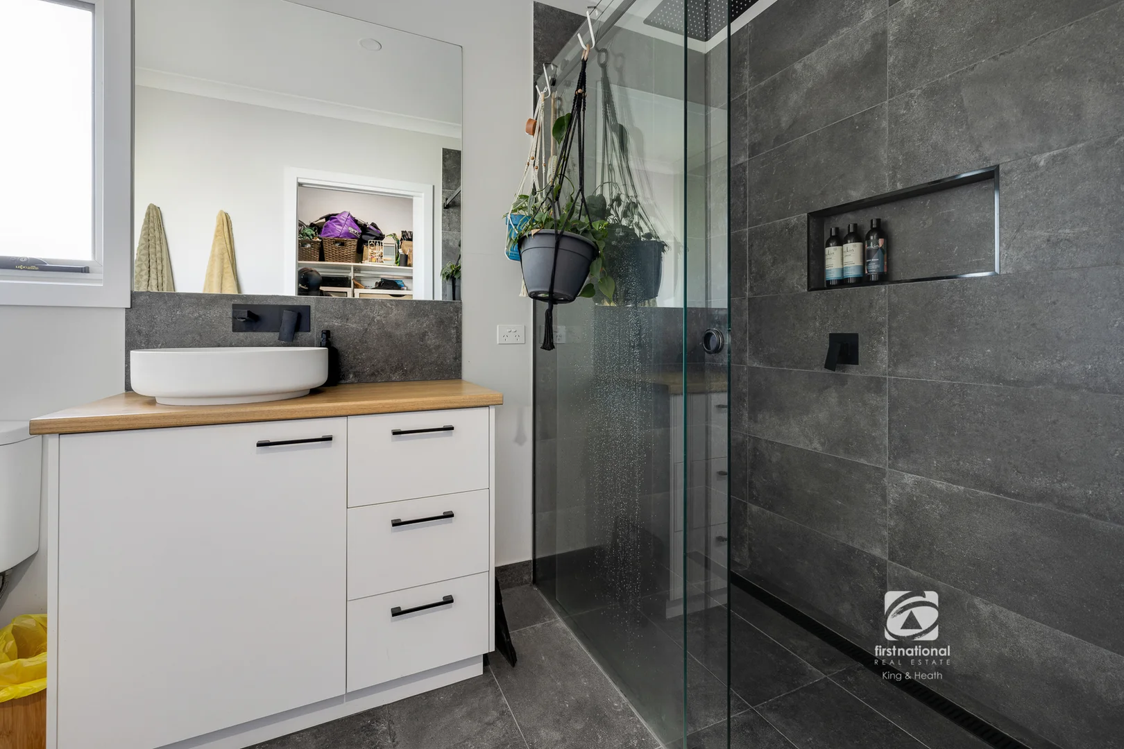 Additional image 7 of 6 Riviera Court, Lakes Entrance VIC 3909