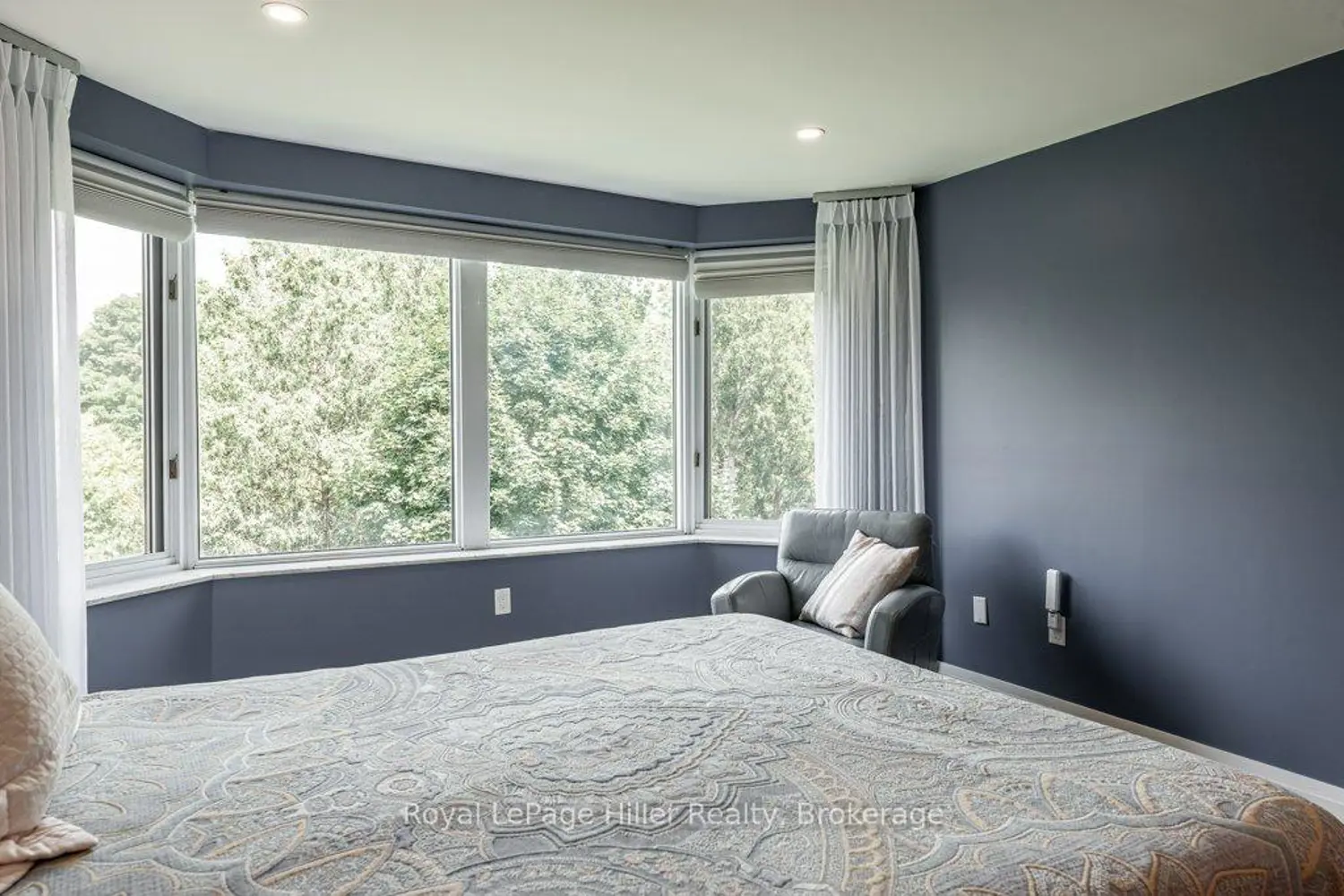 Additional image 17 of 30 Front Street 205