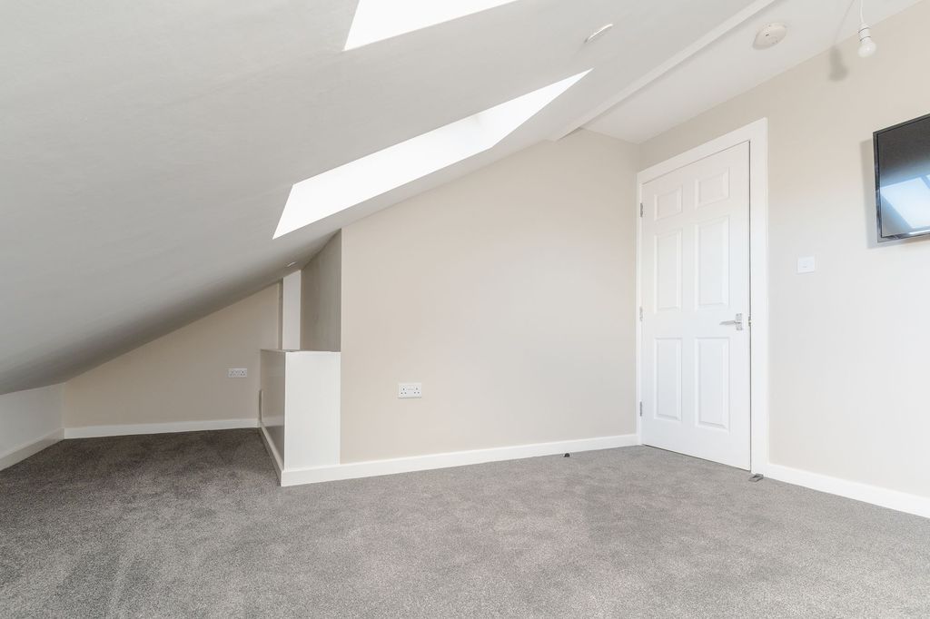 Additional image 6 of 3 bed flat for saleParkside Terrace, Edinburgh EH16