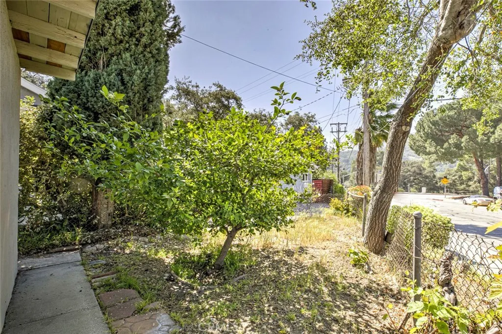 Additional image 109 of 3352 Montrose Ave, La Crescenta, CA 91214