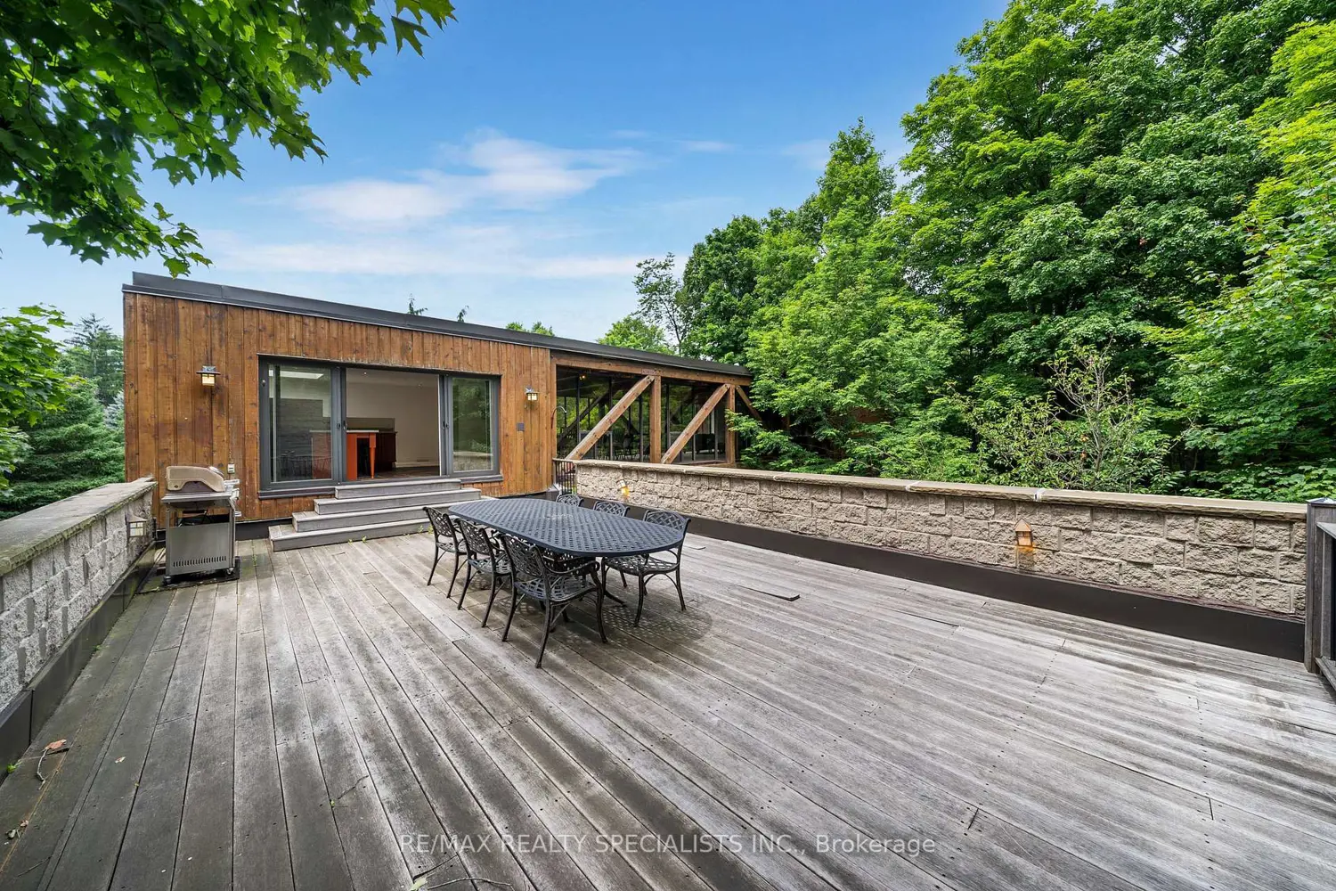 Additional image 9 of 15139 Rockside Road