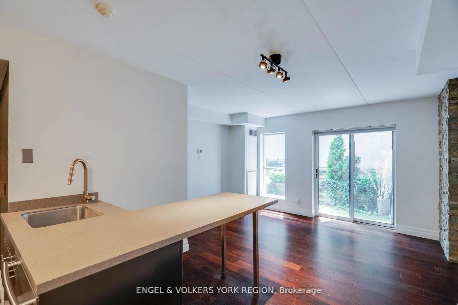 Additional image 9 of 1174 Yonge Street 203