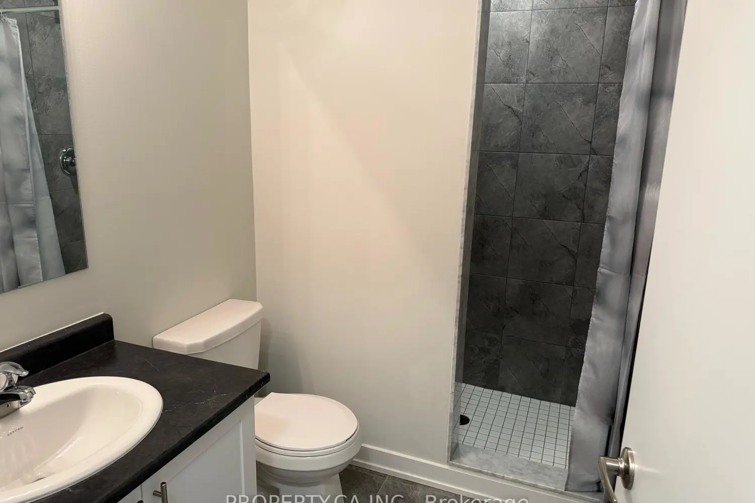 Additional image 10 of 590 North Service Road 9