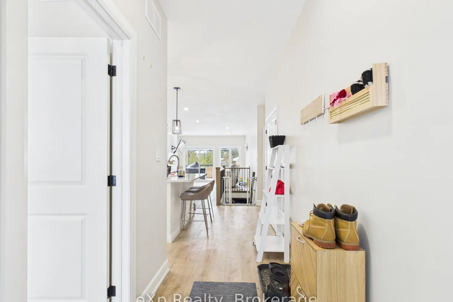 Additional image 3 of 221130 Grey Road 9