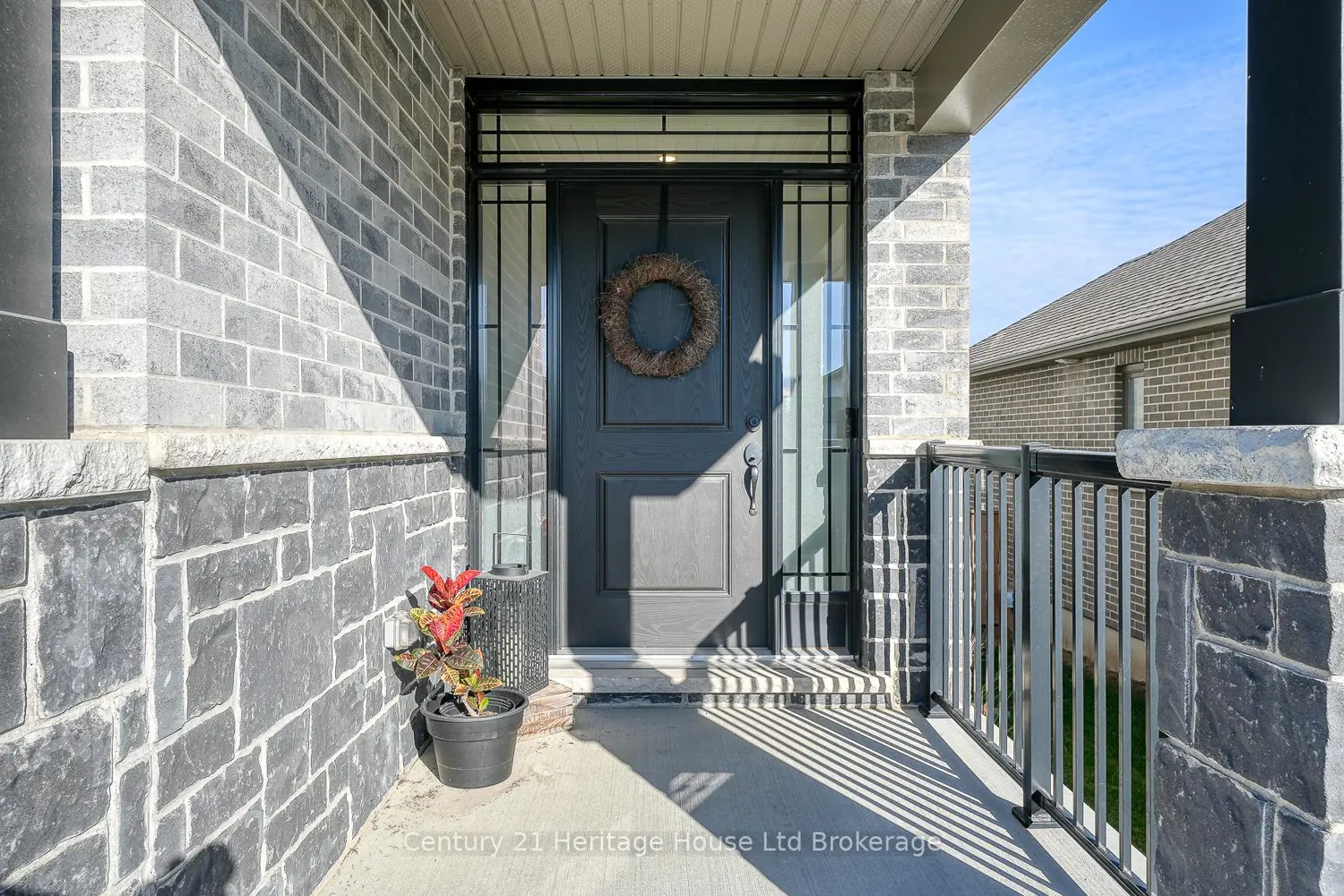35 Peggy Avenue photo 2