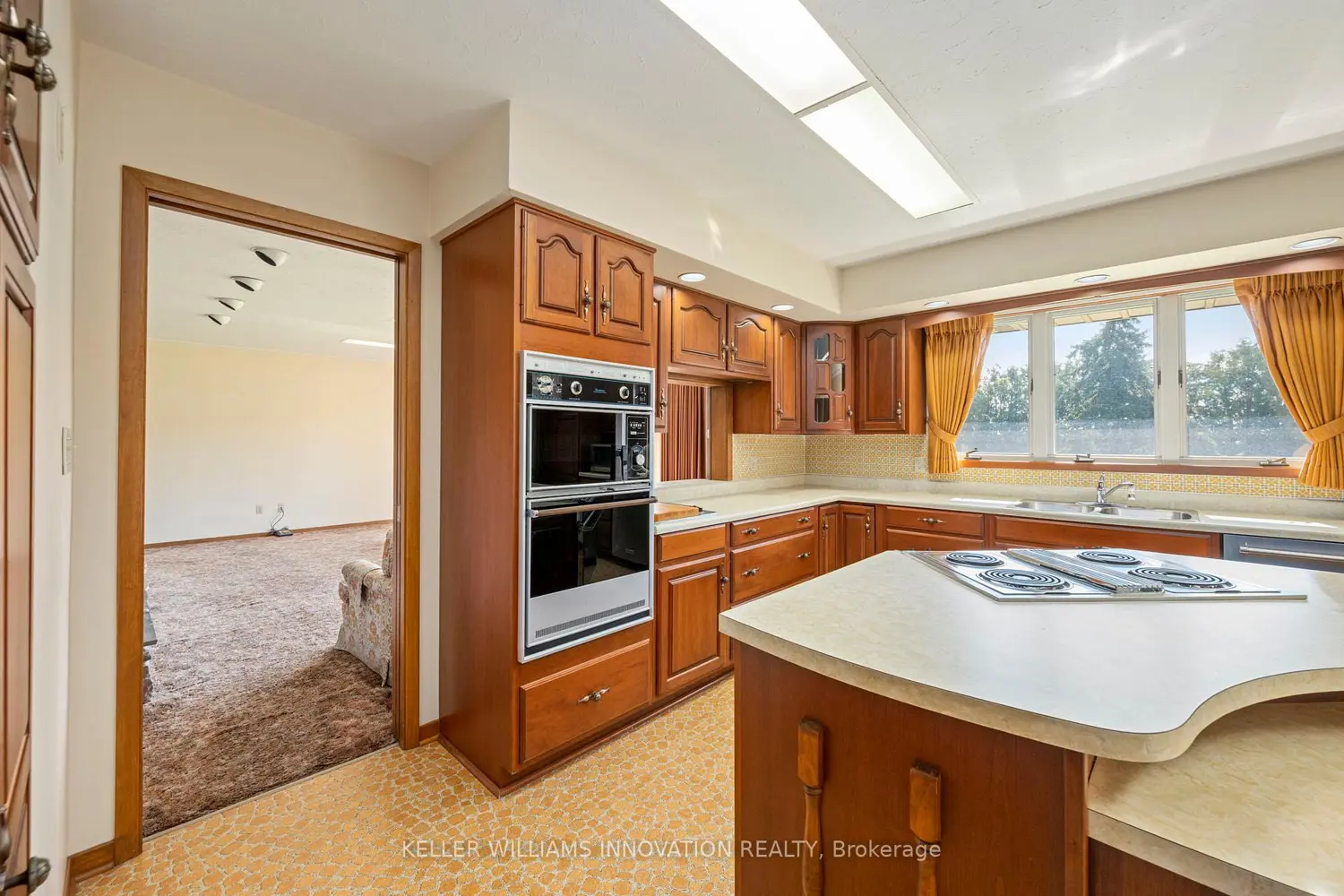 Additional image 6 of 6828 Third Line Road