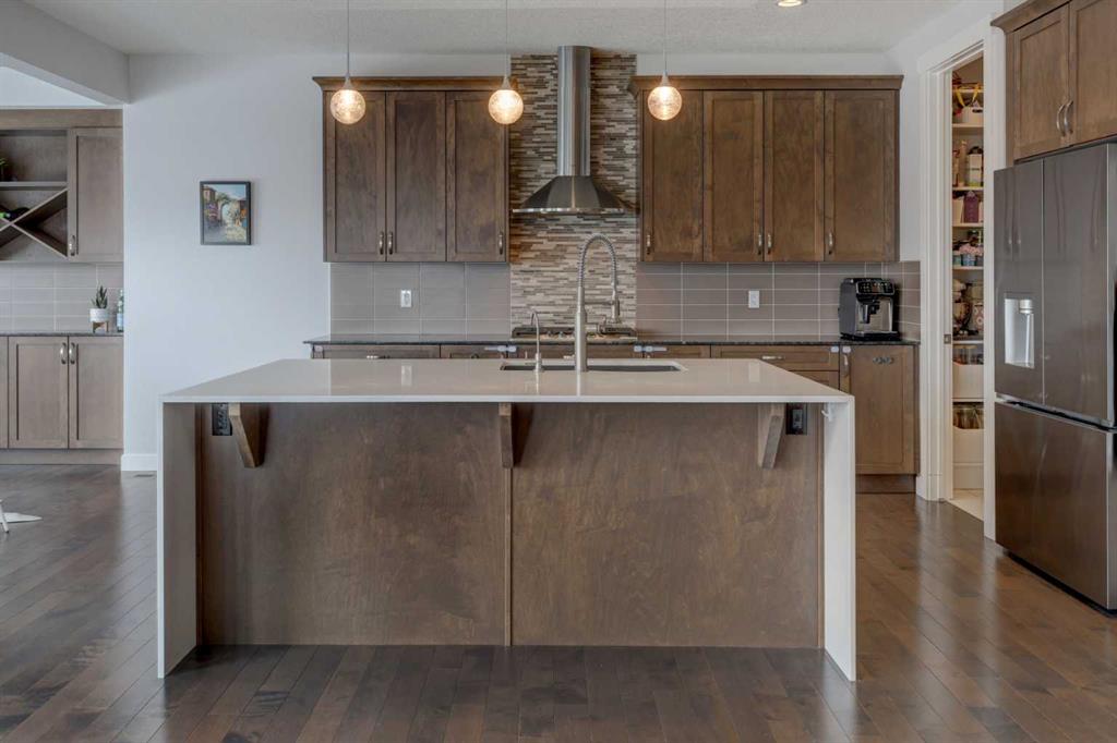 Additional image 4 of 546 Sherwood Boulevard NW, Calgary, AB, T3R 0R7