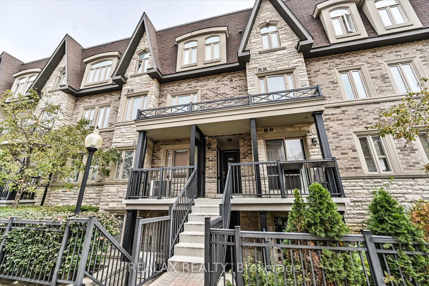 Additional image 20 of 320 John Street 207