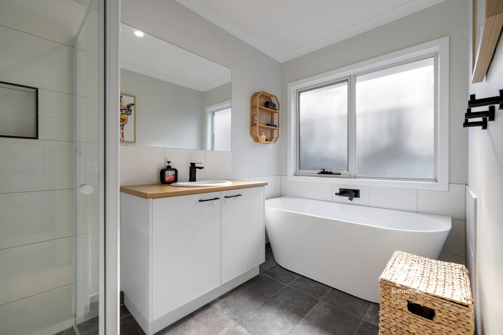 Additional image 8 of 6 Riviera Court, Lakes Entrance VIC 3909