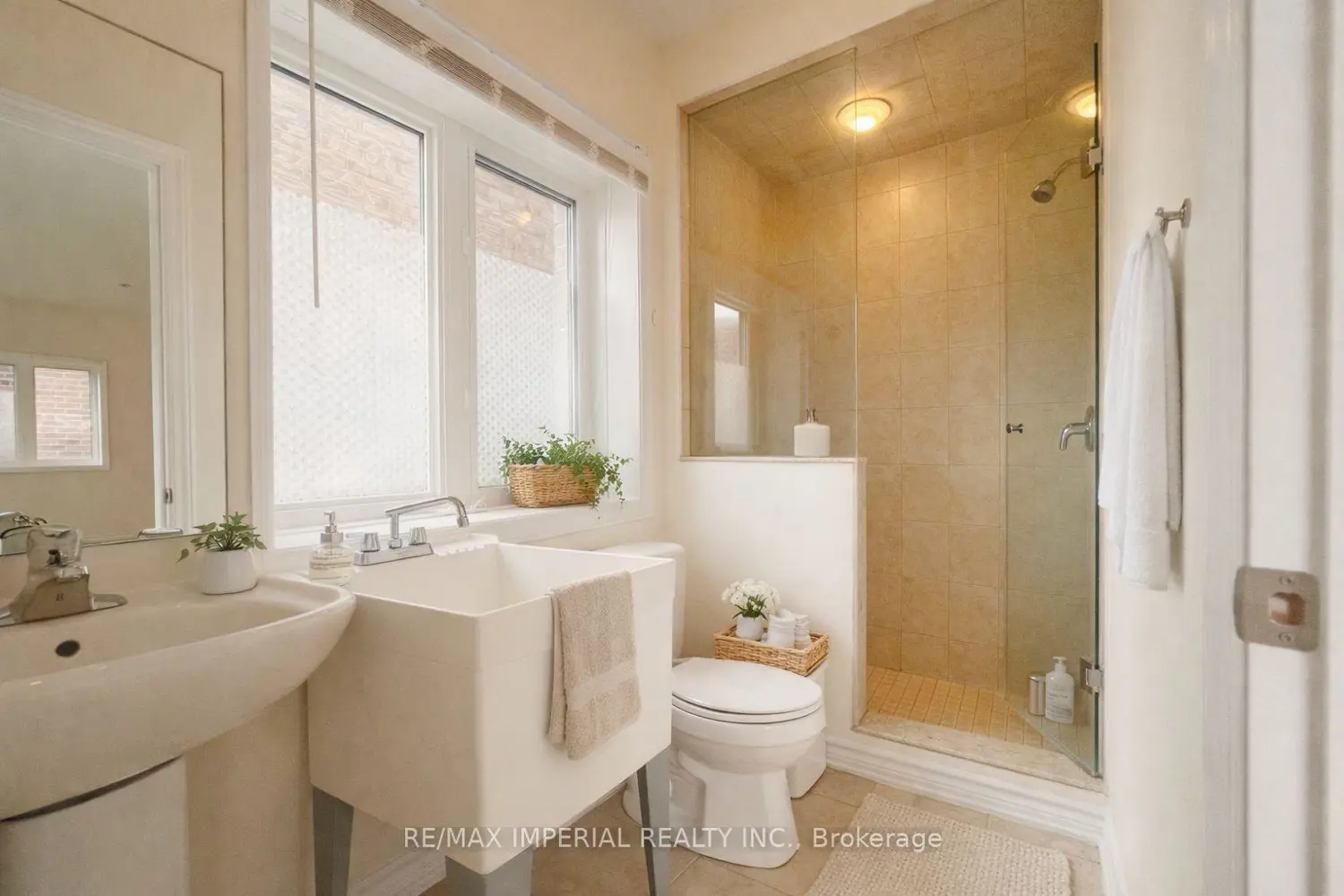 Additional image 13 of 155 Art West Avenue