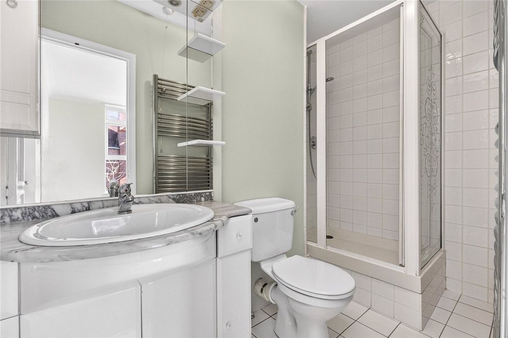 Additional image 10 of 2 bed flat for saleEllesmere Road, Weybridge, Surrey KT13