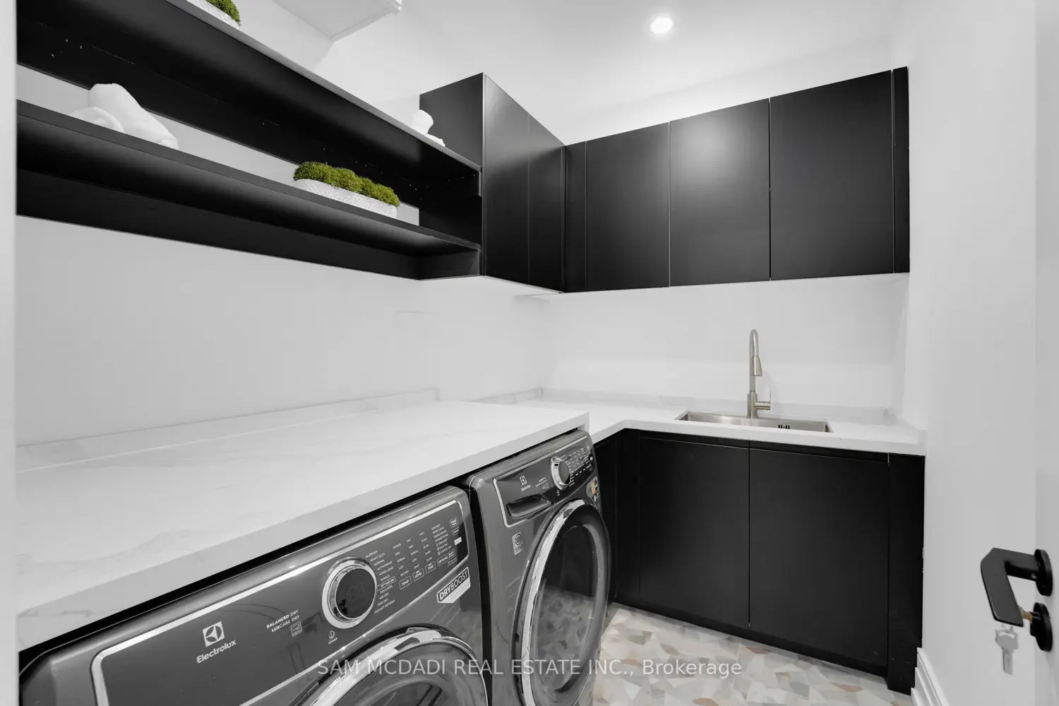 Additional image 12 of 468 Saville Crescent