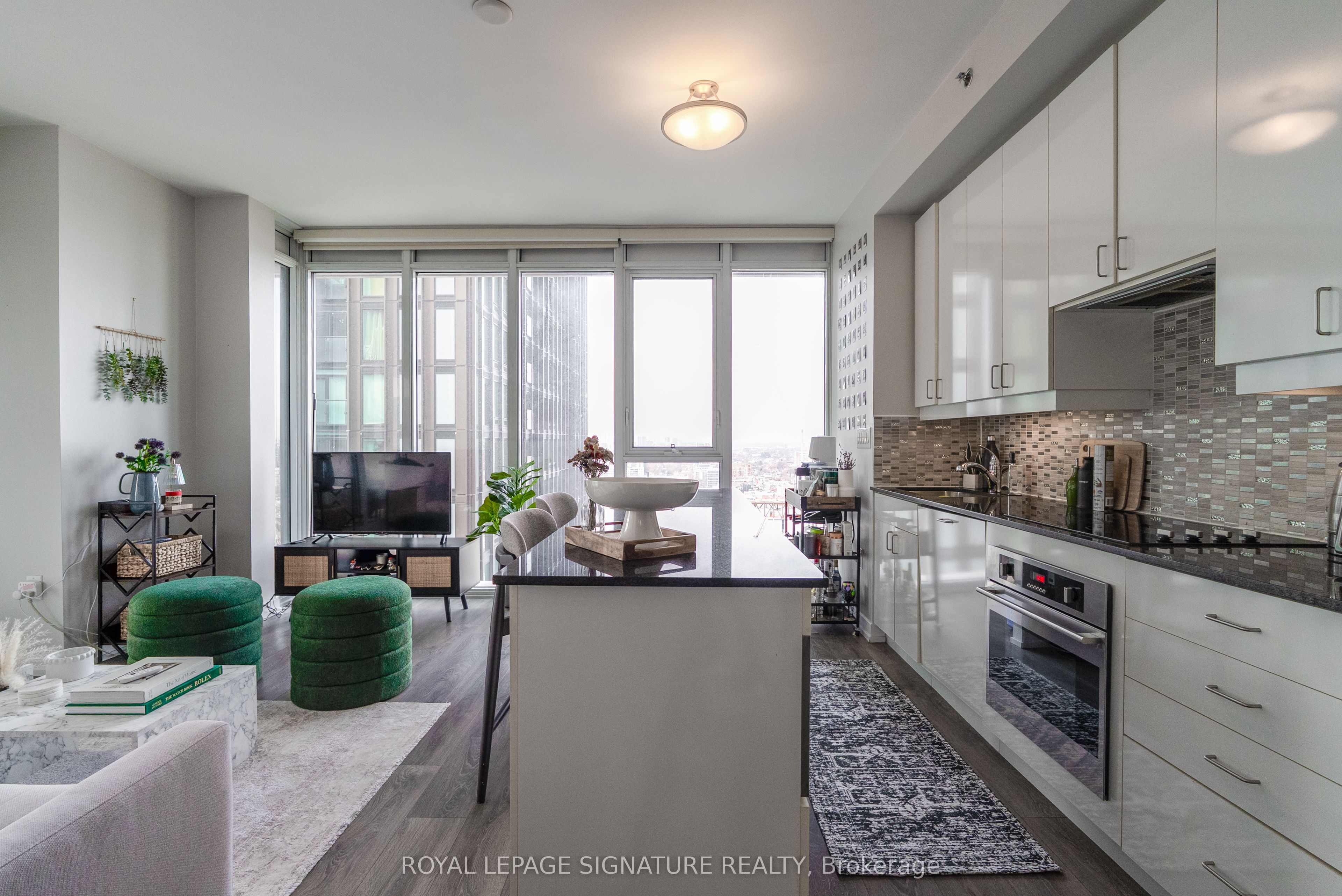 Additional image 5 of 2503-426 University Avenue, Toronto, ON, M5G 1S9
